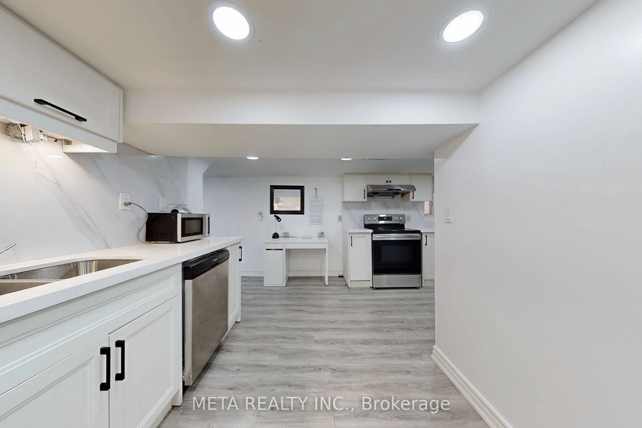 533 Westmount Avenue Property Photo 12