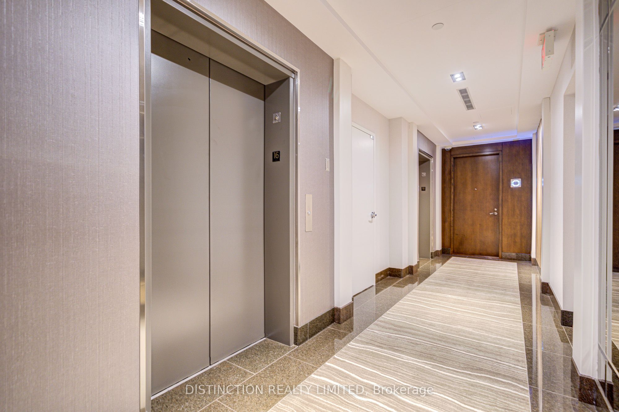 77 W Charles Street W 1603 Property Photo 4