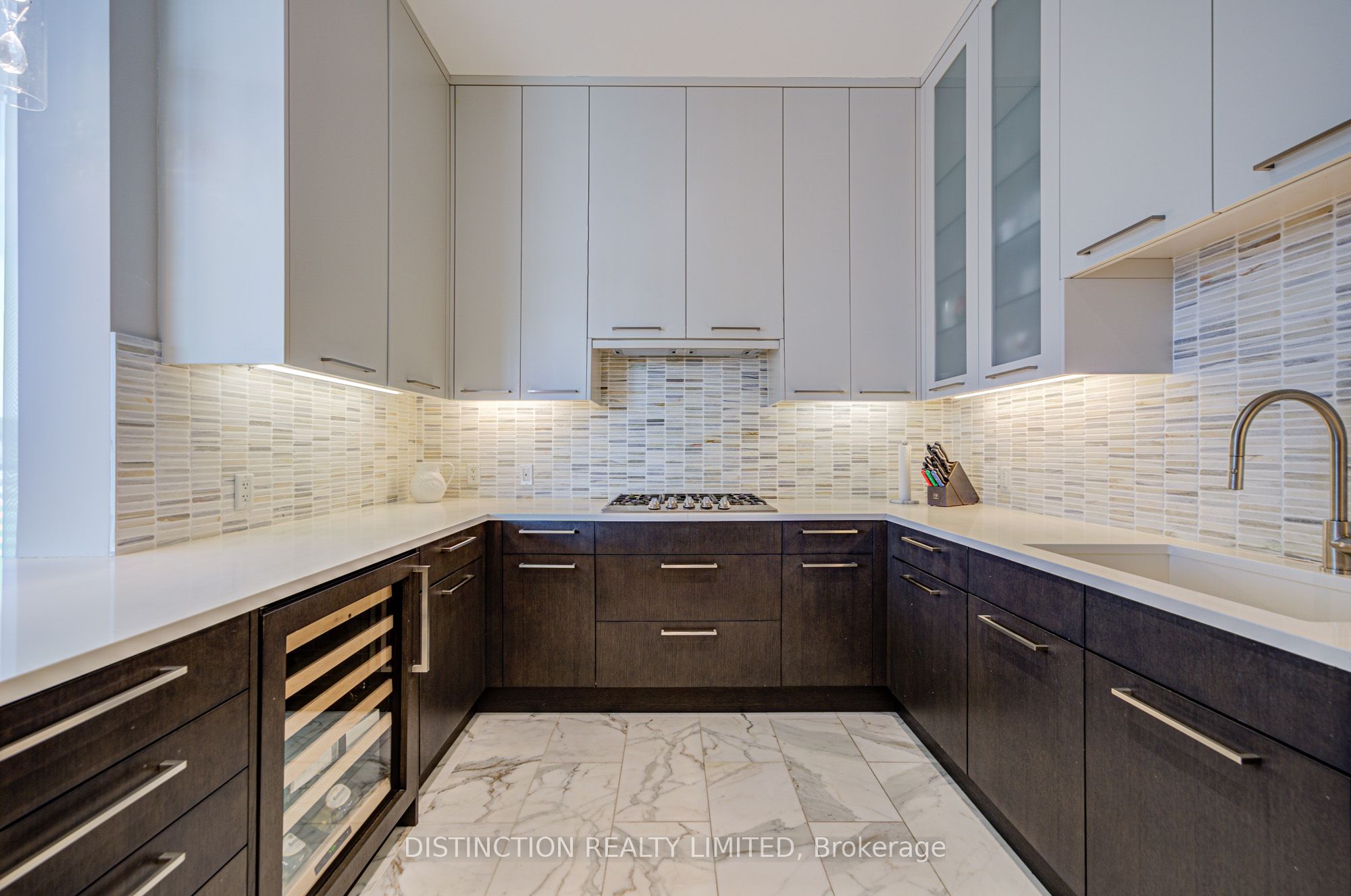 77 W Charles Street W 1603 Property Photo 16