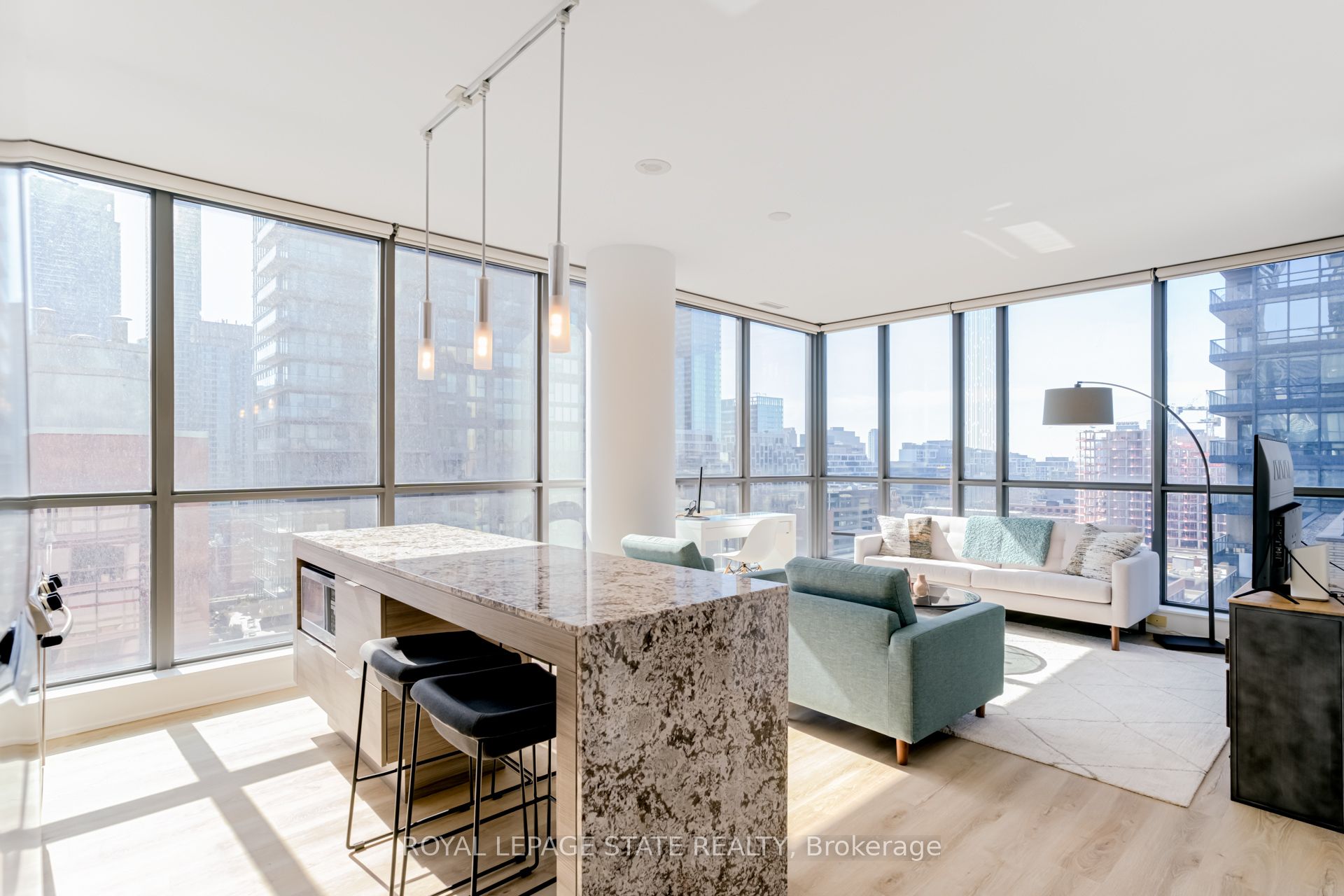 #1407 - 8 Charlotte Street Property Photo 1