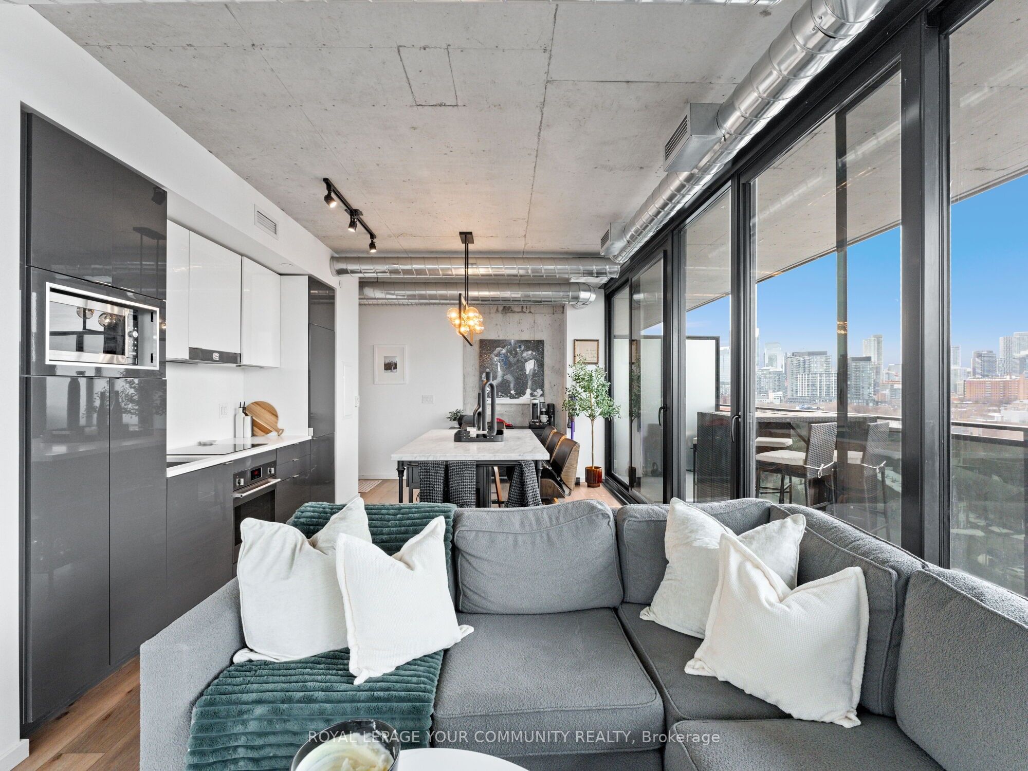 21 Lawren Harris Square N/a 1108 Property Photo 13