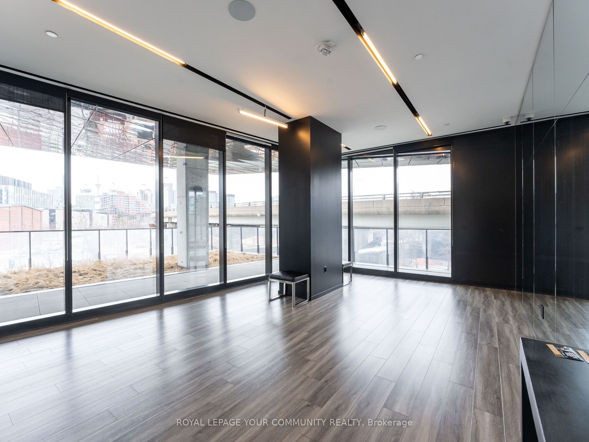 21 Lawren Harris Square N/a 1108 Property Photo 34