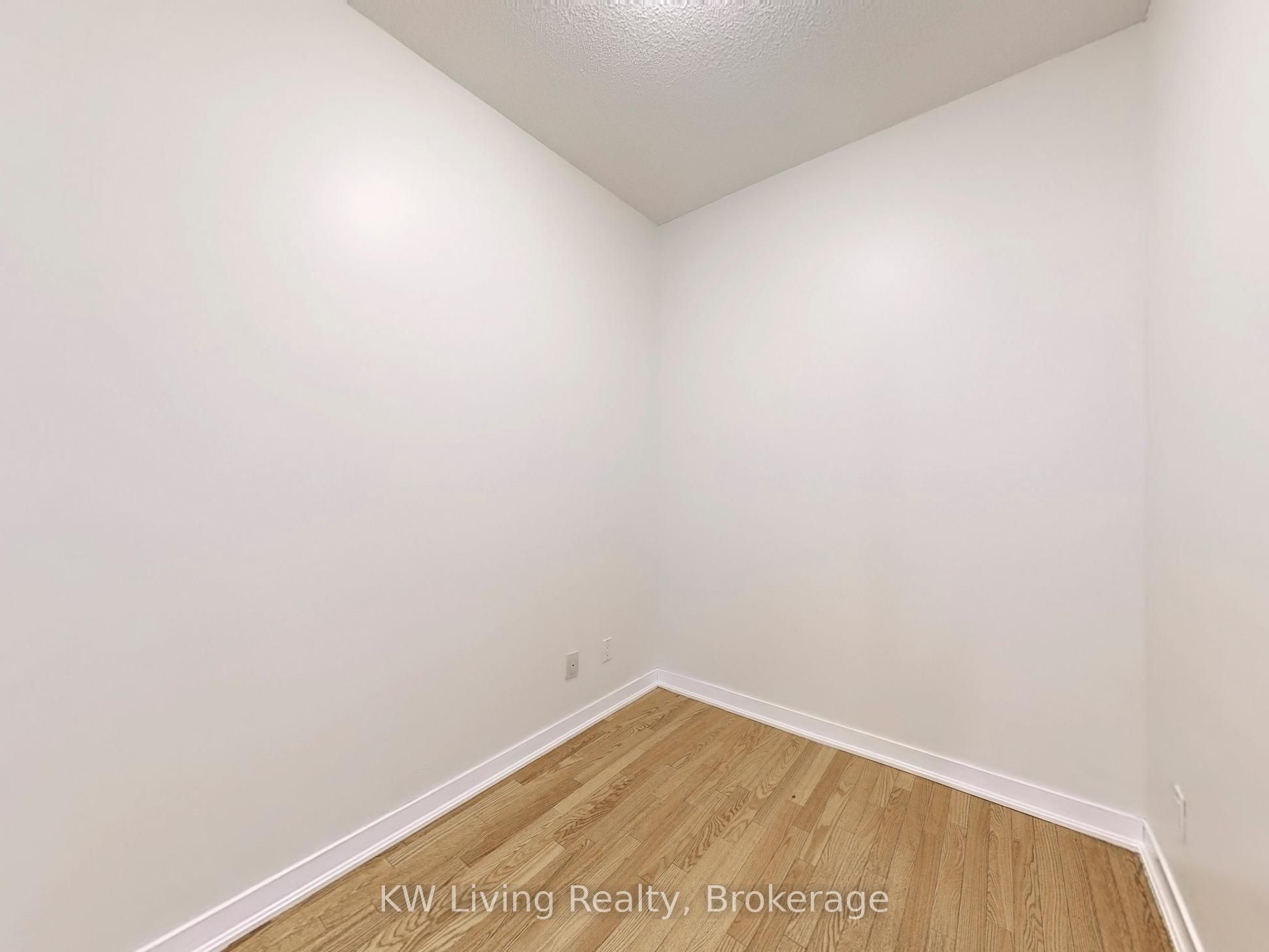 770 Bay Street 1403 Property Photo 8