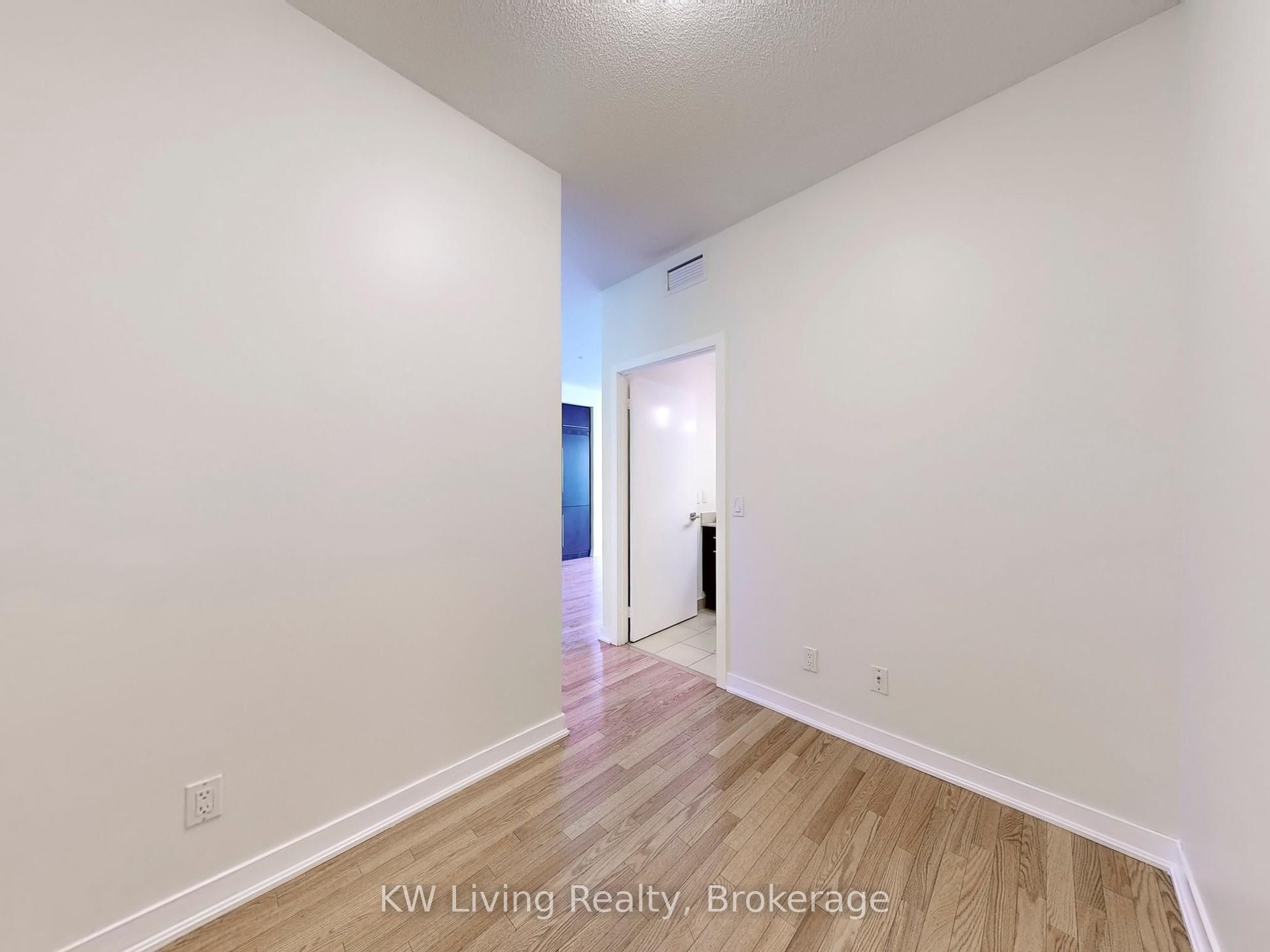 770 Bay Street 1403 Property Photo 10