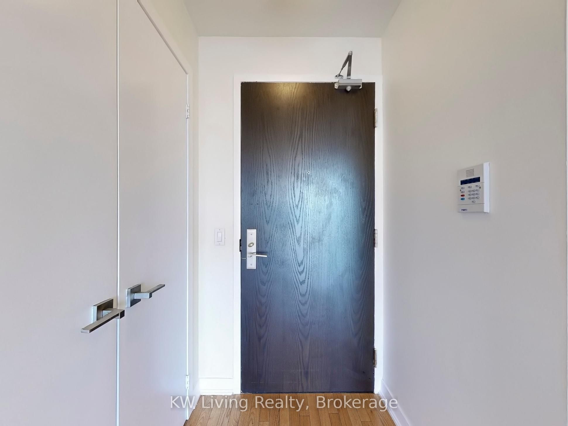 770 Bay Street 1403 Property Photo 14