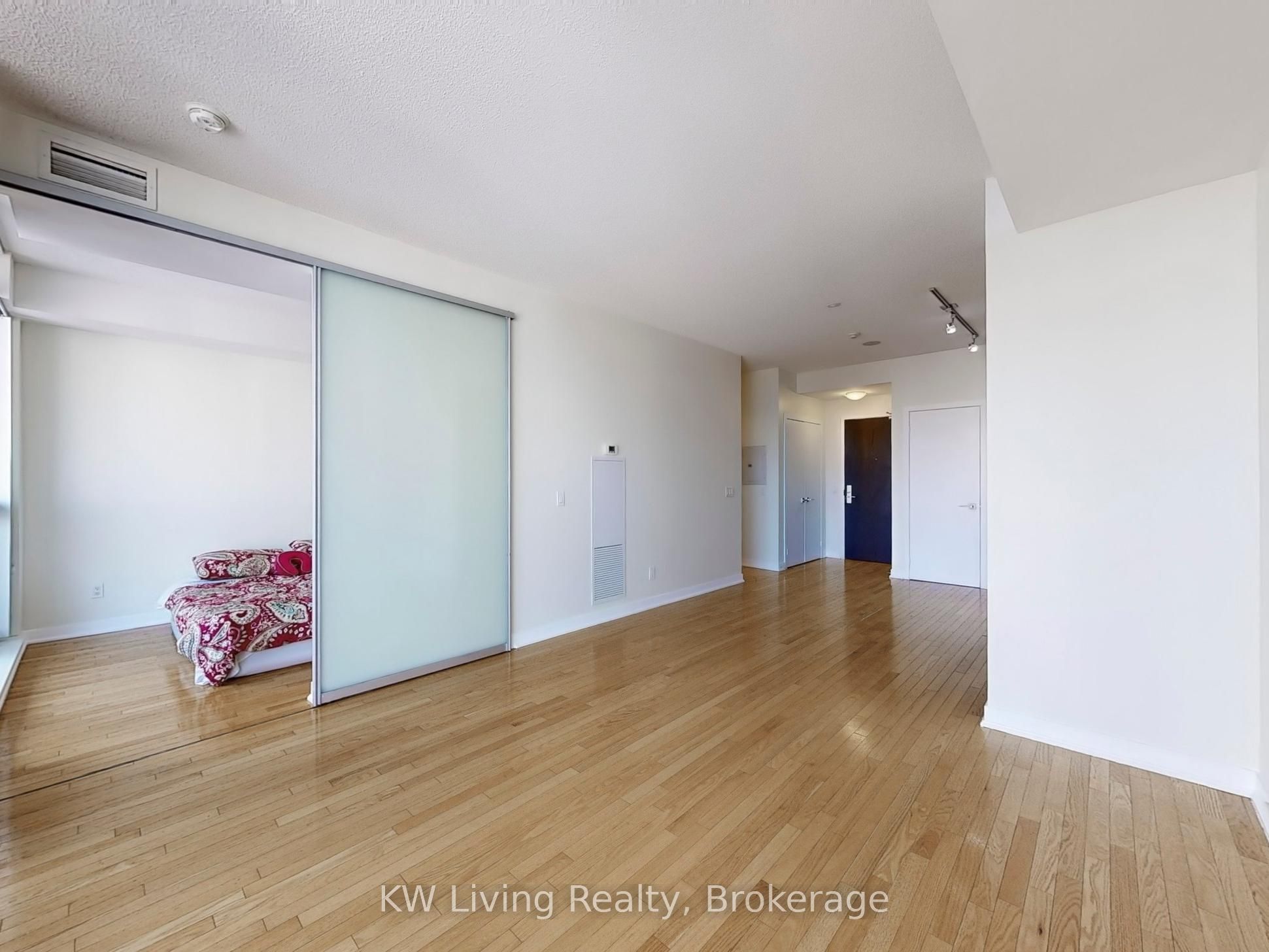 770 Bay Street 1403 Property Photo 35