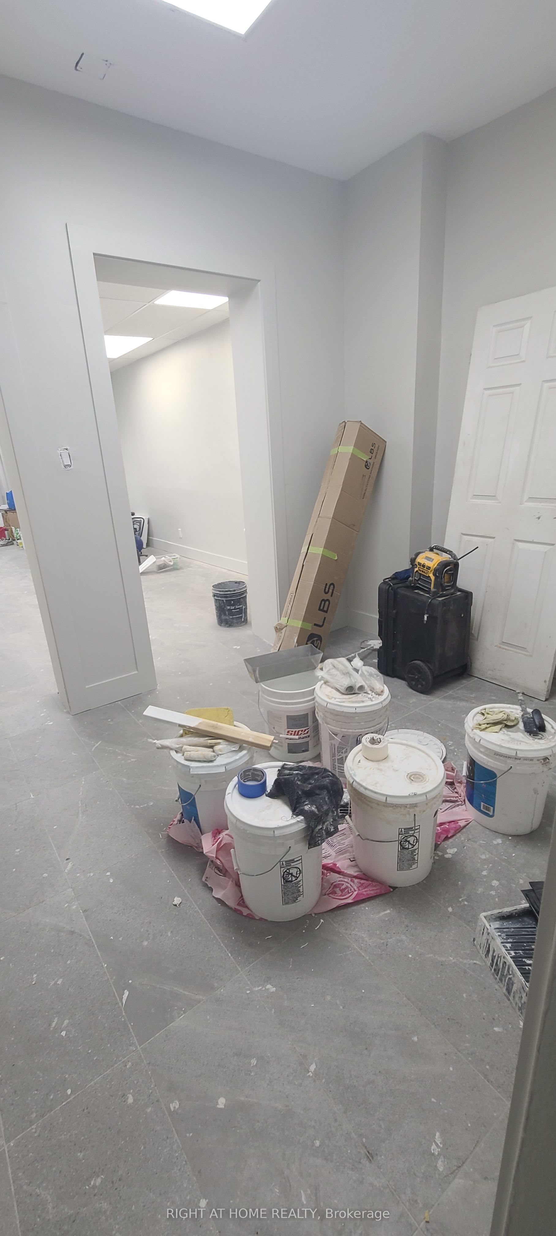 283 Augusta Avenue Property Photo 4