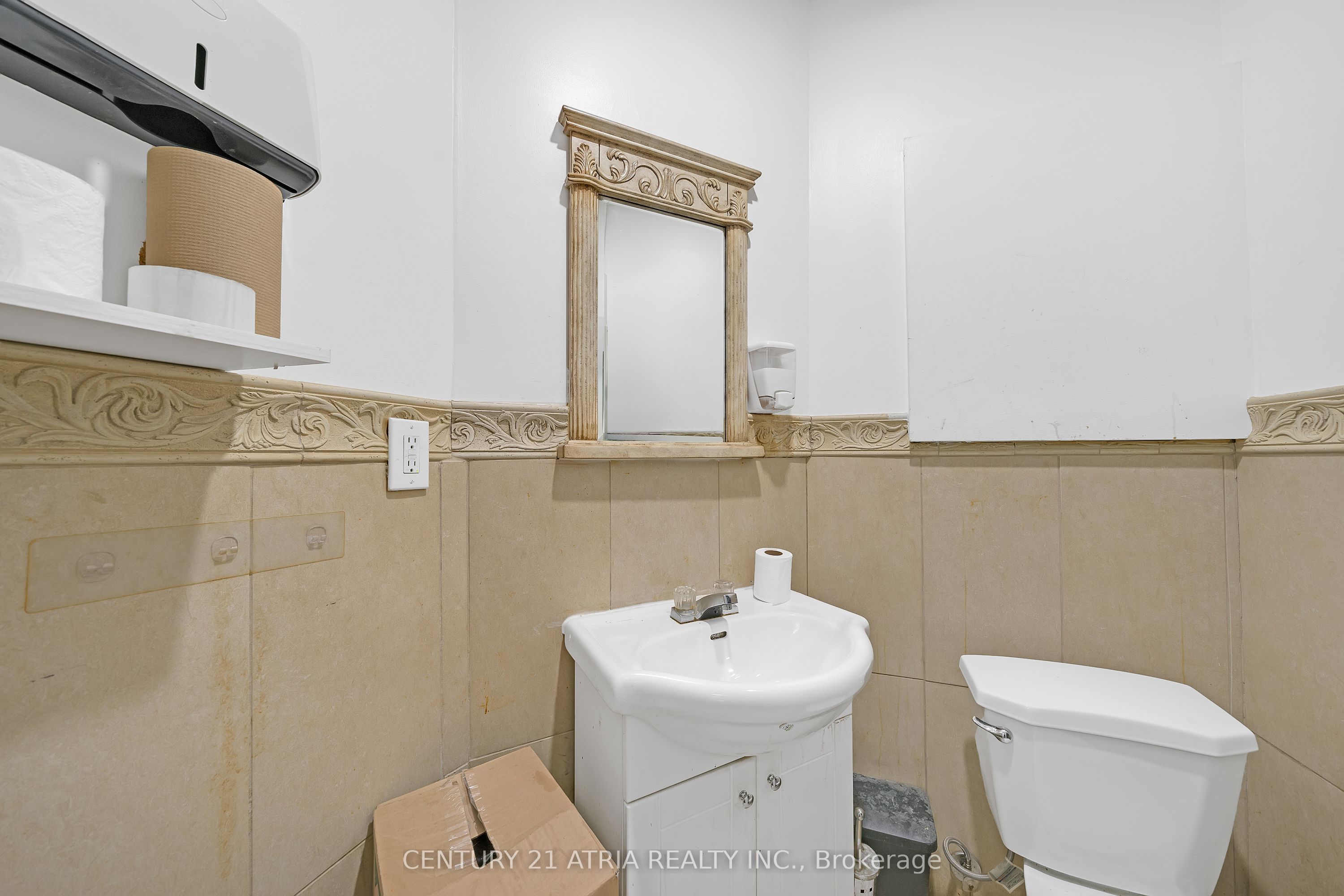#19 - 15 Northtown Way Property Photo 9