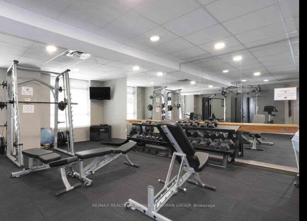 #605 - 330 Adelaide Street Property Photo 13