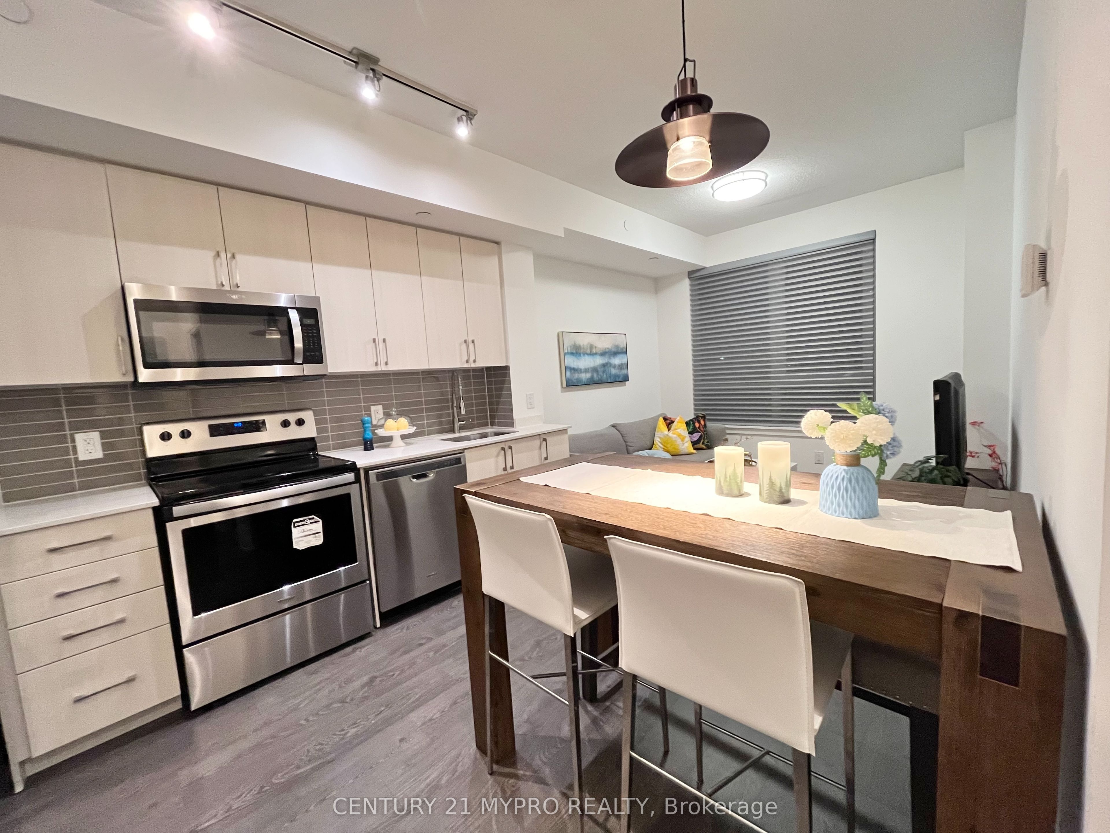 #1027 - 591 Sheppard Avenue Property Photo 2