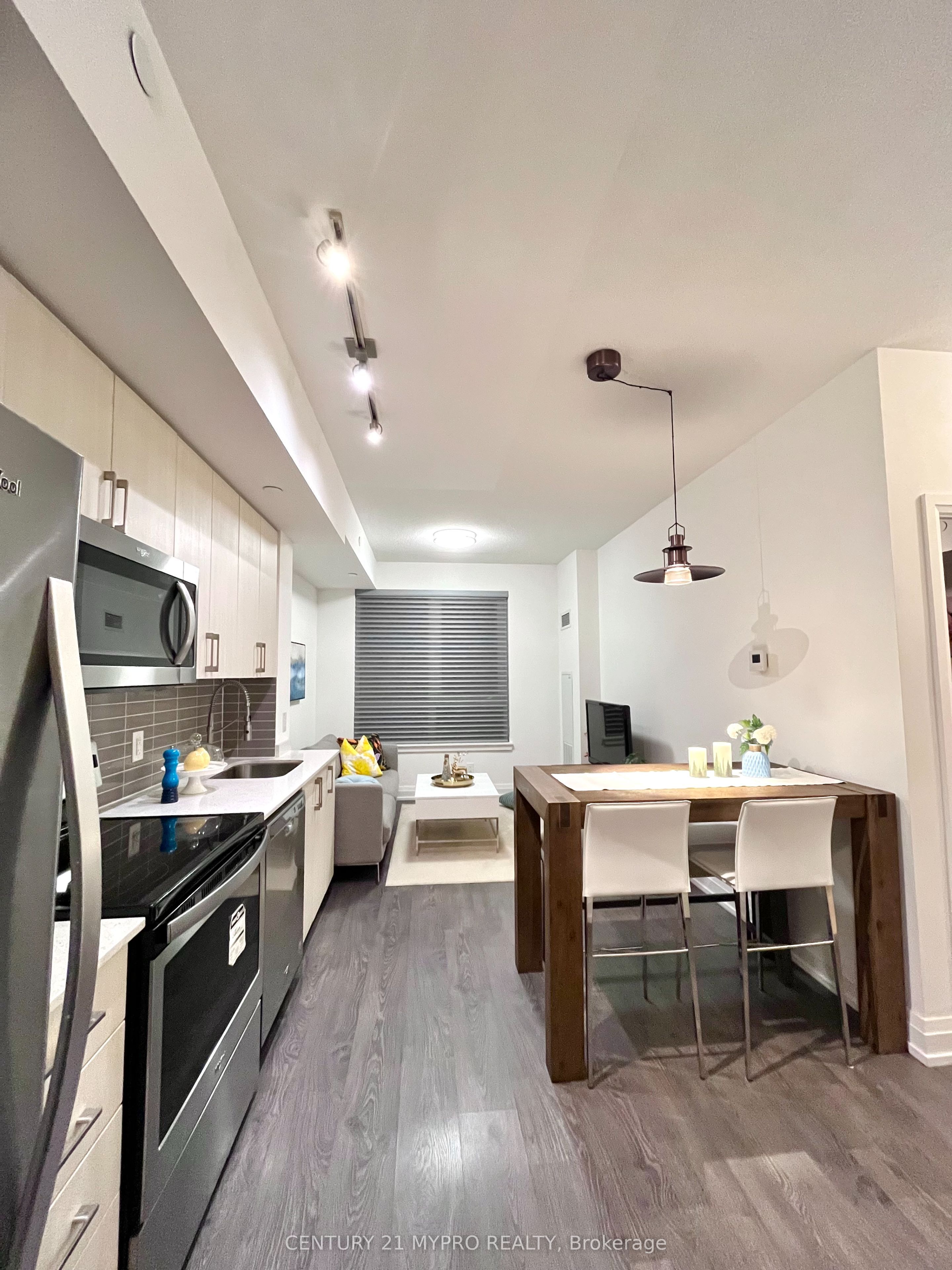 #1027 - 591 Sheppard Avenue Property Photo 5