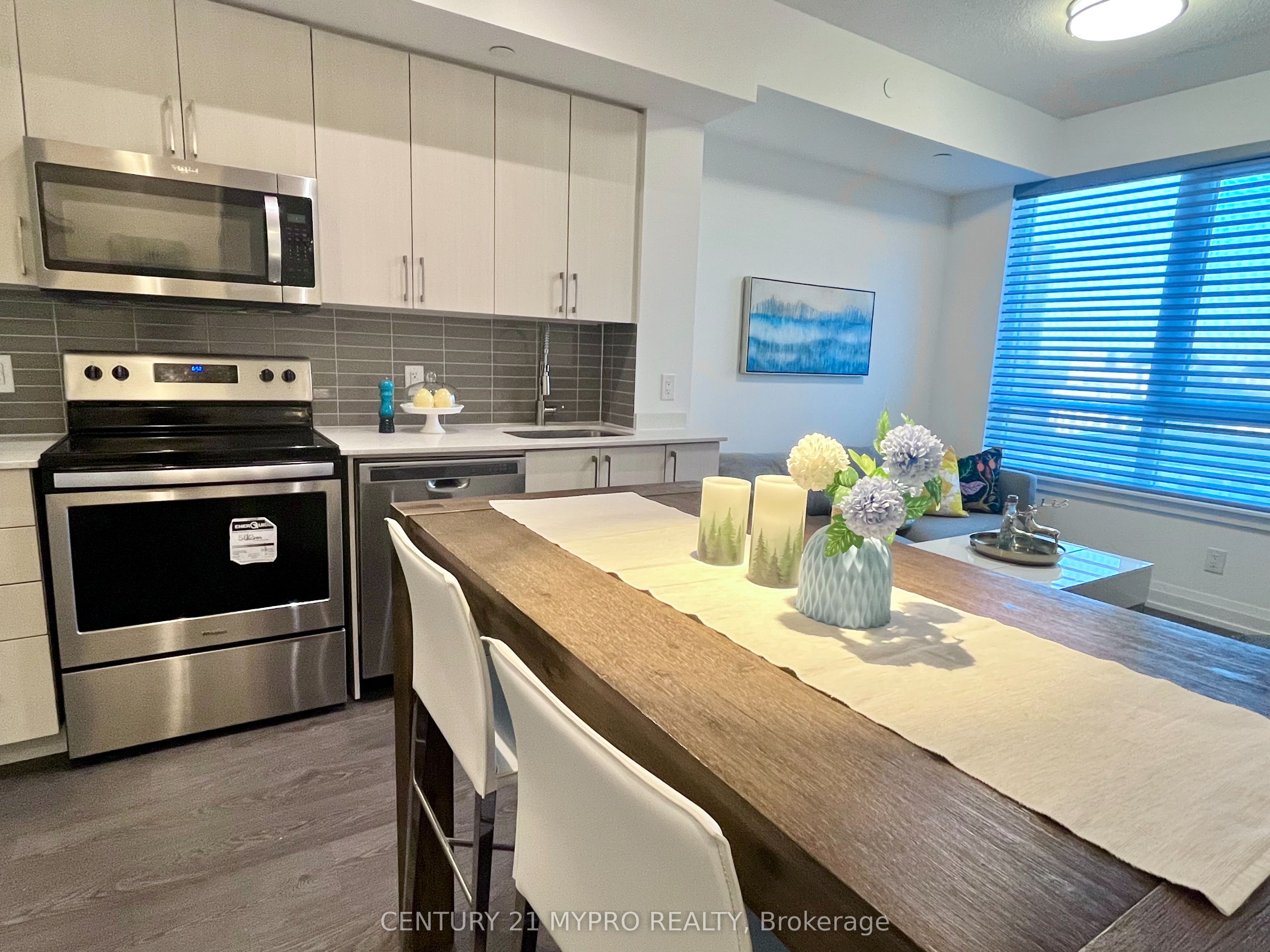 #1027 - 591 Sheppard Avenue Property Photo 9