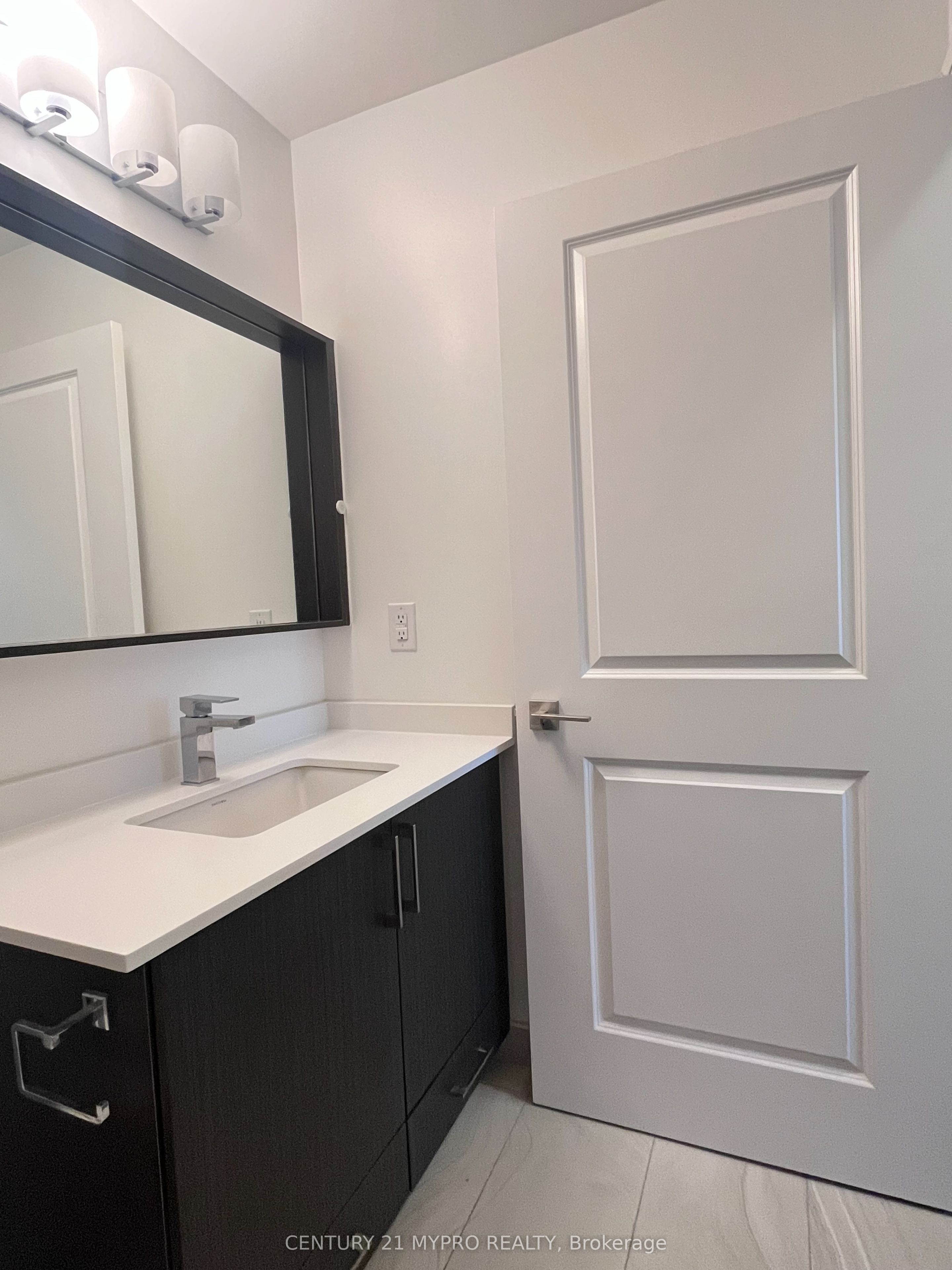 #1027 - 591 Sheppard Avenue Property Photo 14