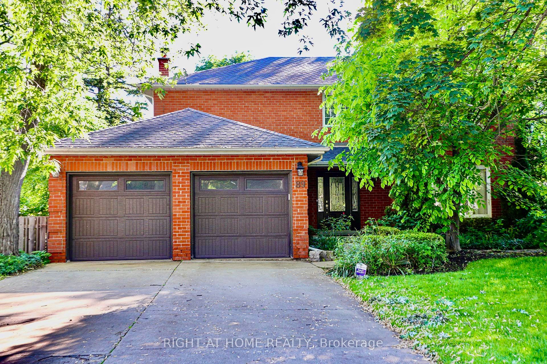89 Yonge Boulevard Property Photo 1