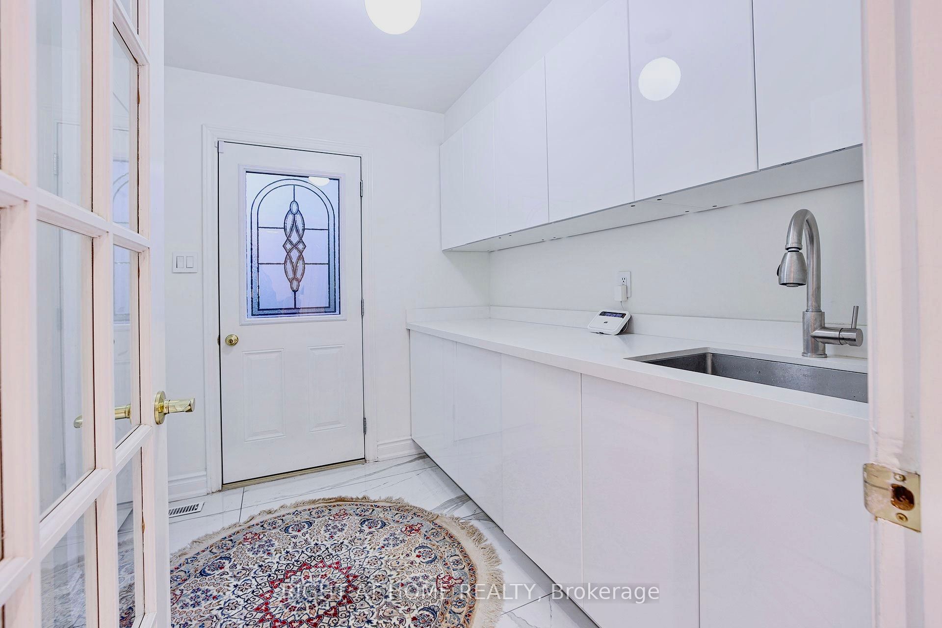 89 Yonge Boulevard Property Photo 18