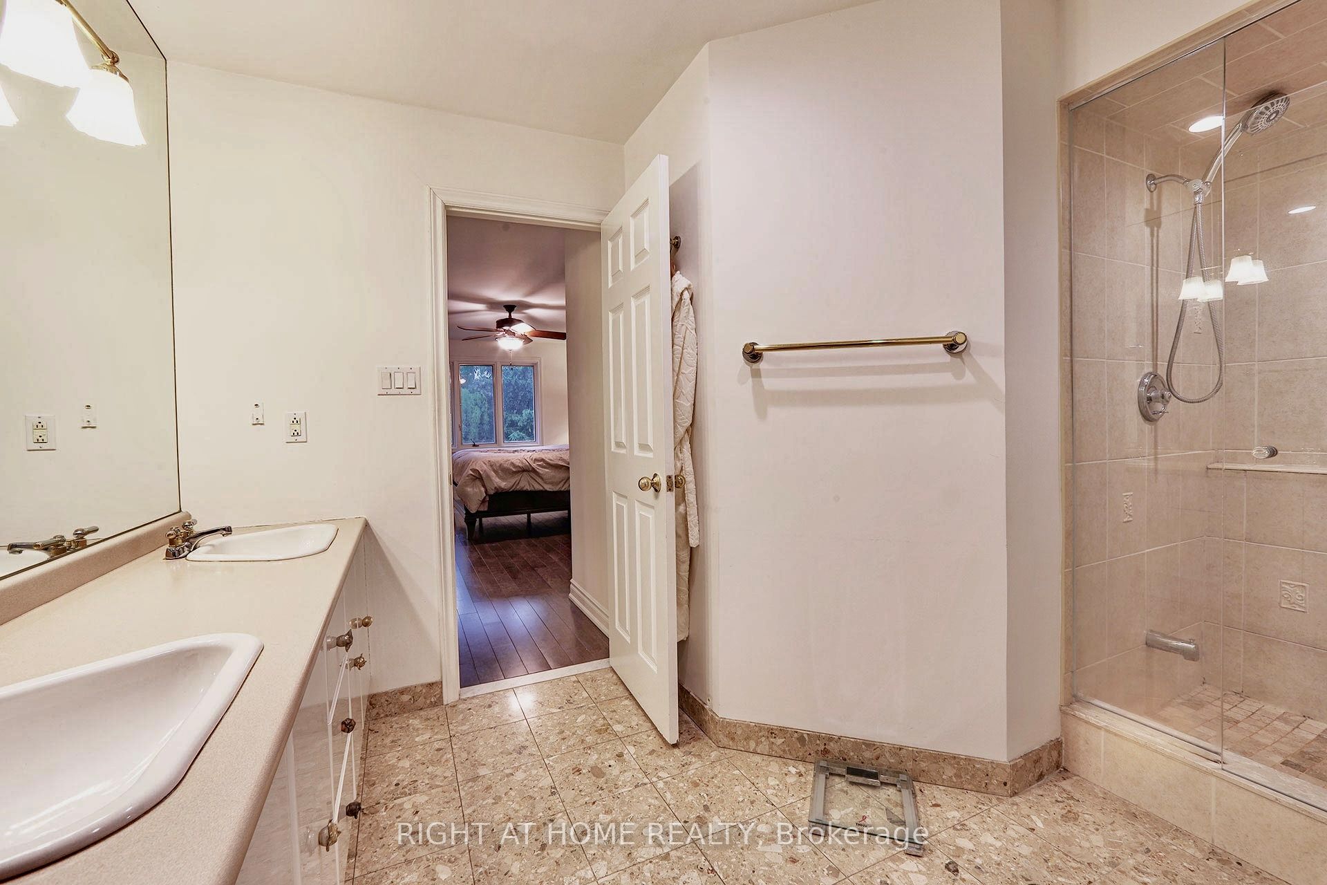 89 Yonge Boulevard Property Photo 22