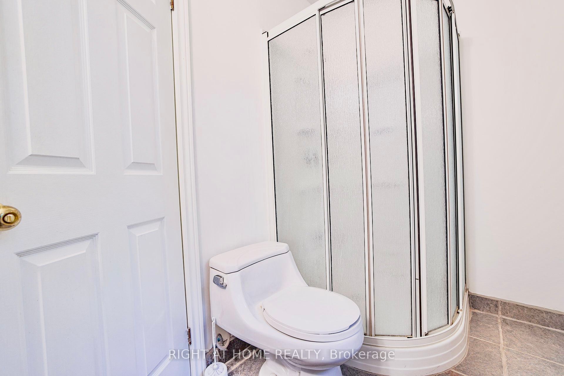 89 Yonge Boulevard Property Photo 25