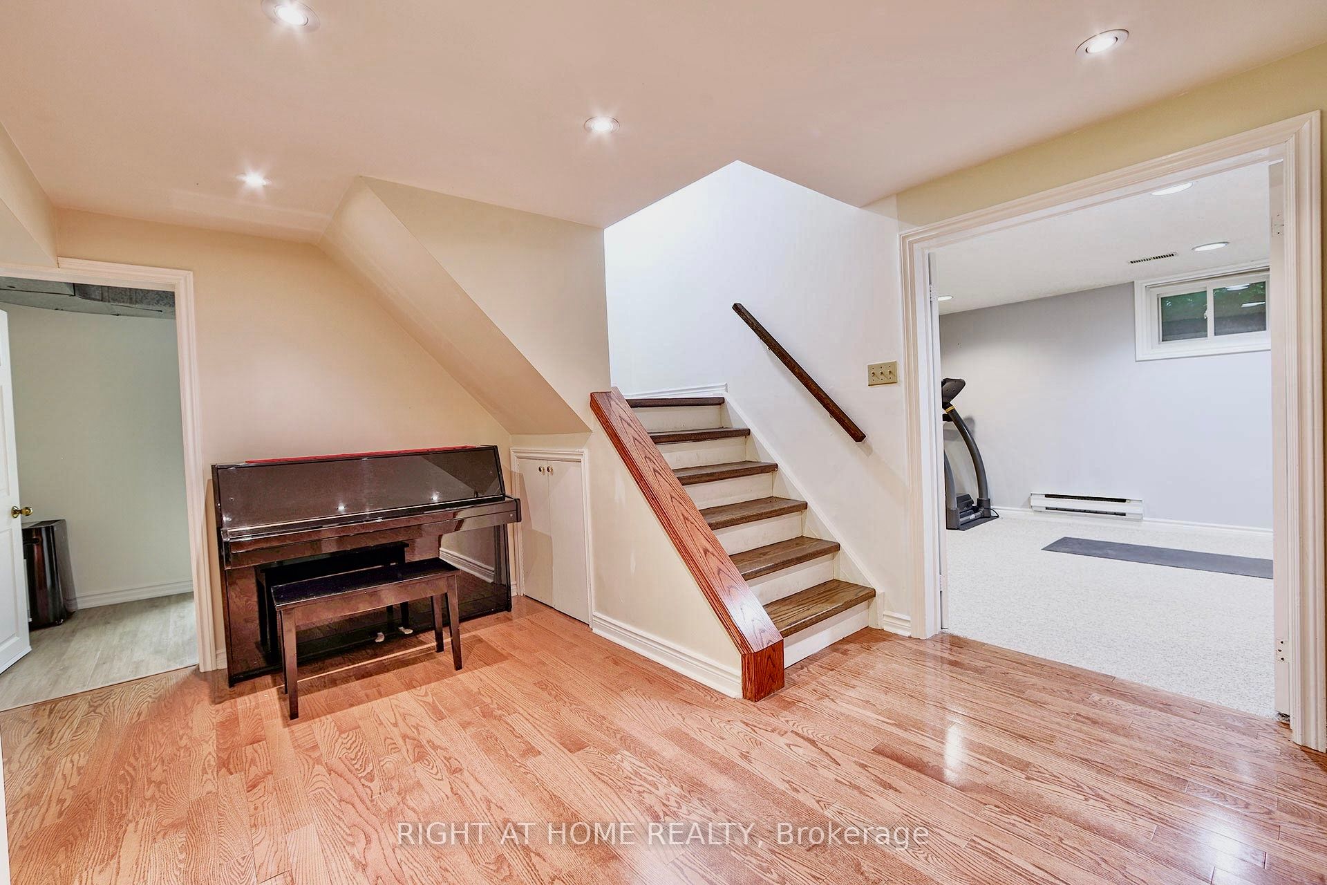 89 Yonge Boulevard Property Photo 30