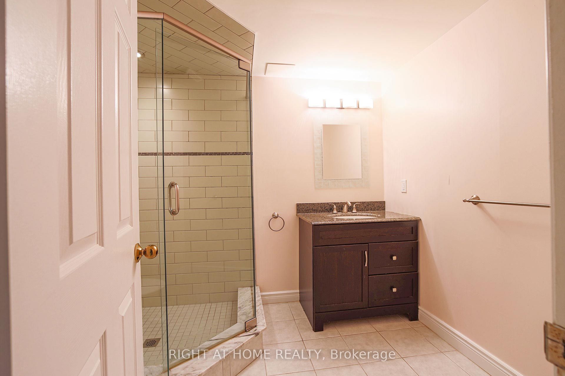 89 Yonge Boulevard Property Photo 33