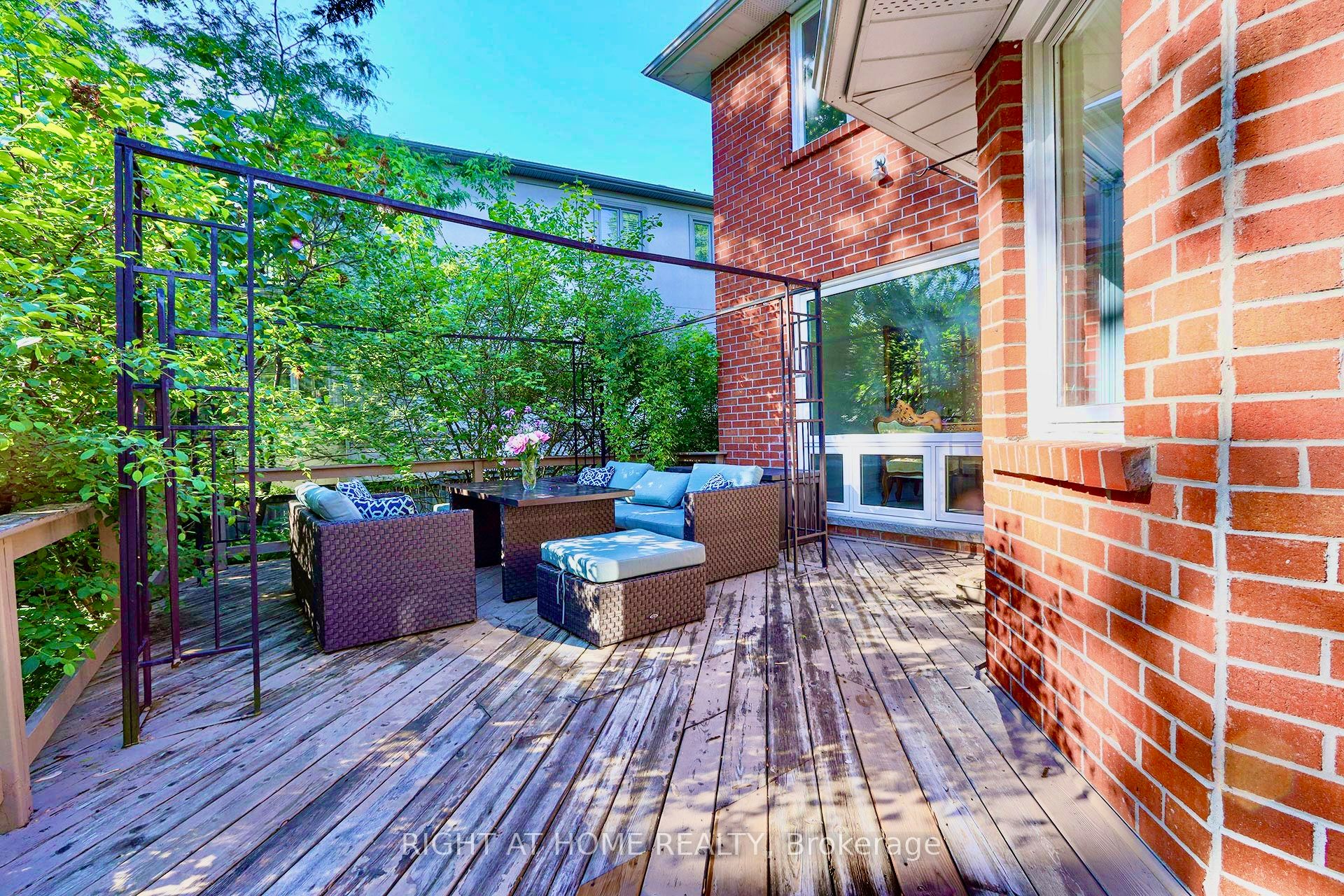 89 Yonge Boulevard Property Photo 40
