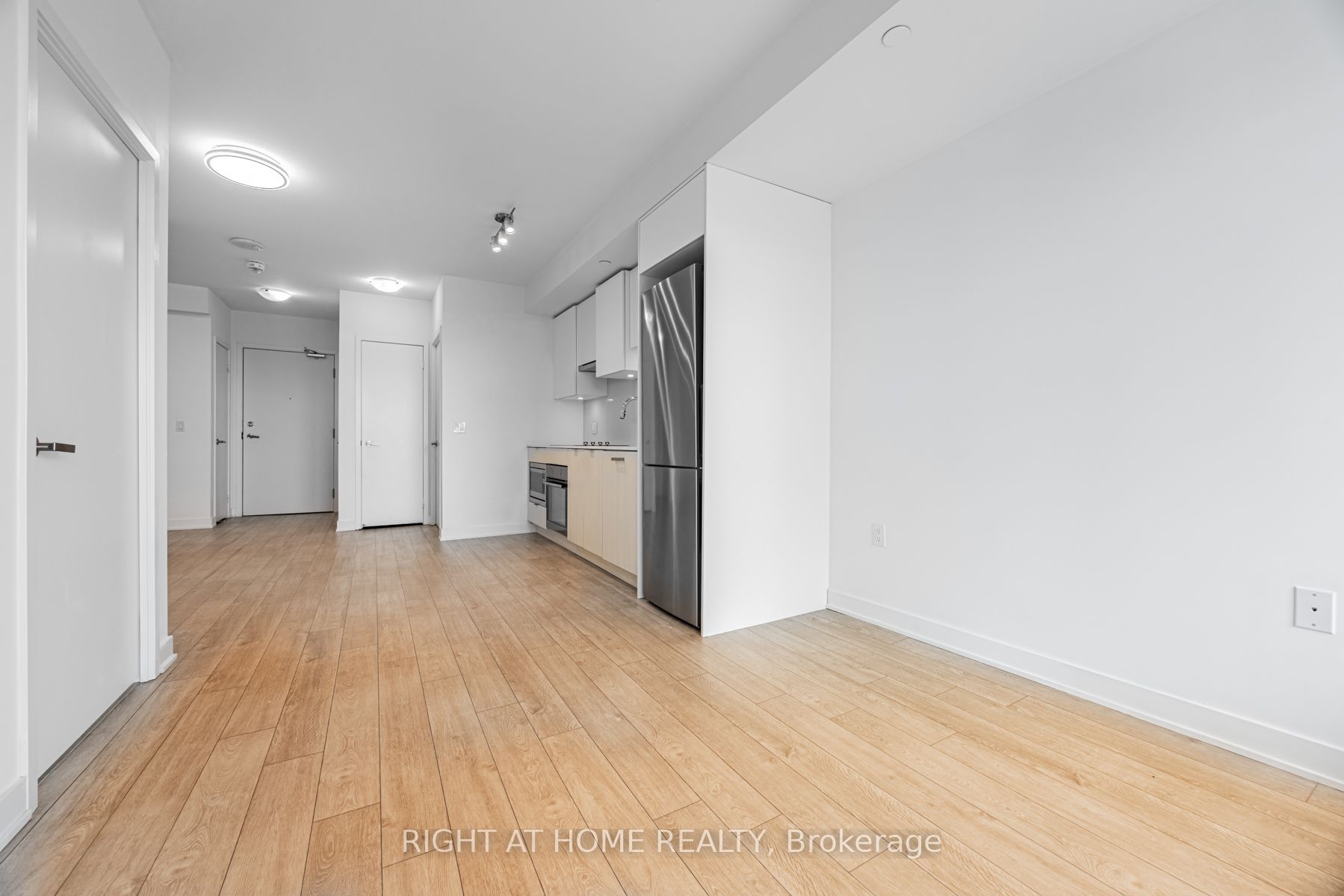 #2305 - 195 Redpath Avenue Property Photo 6
