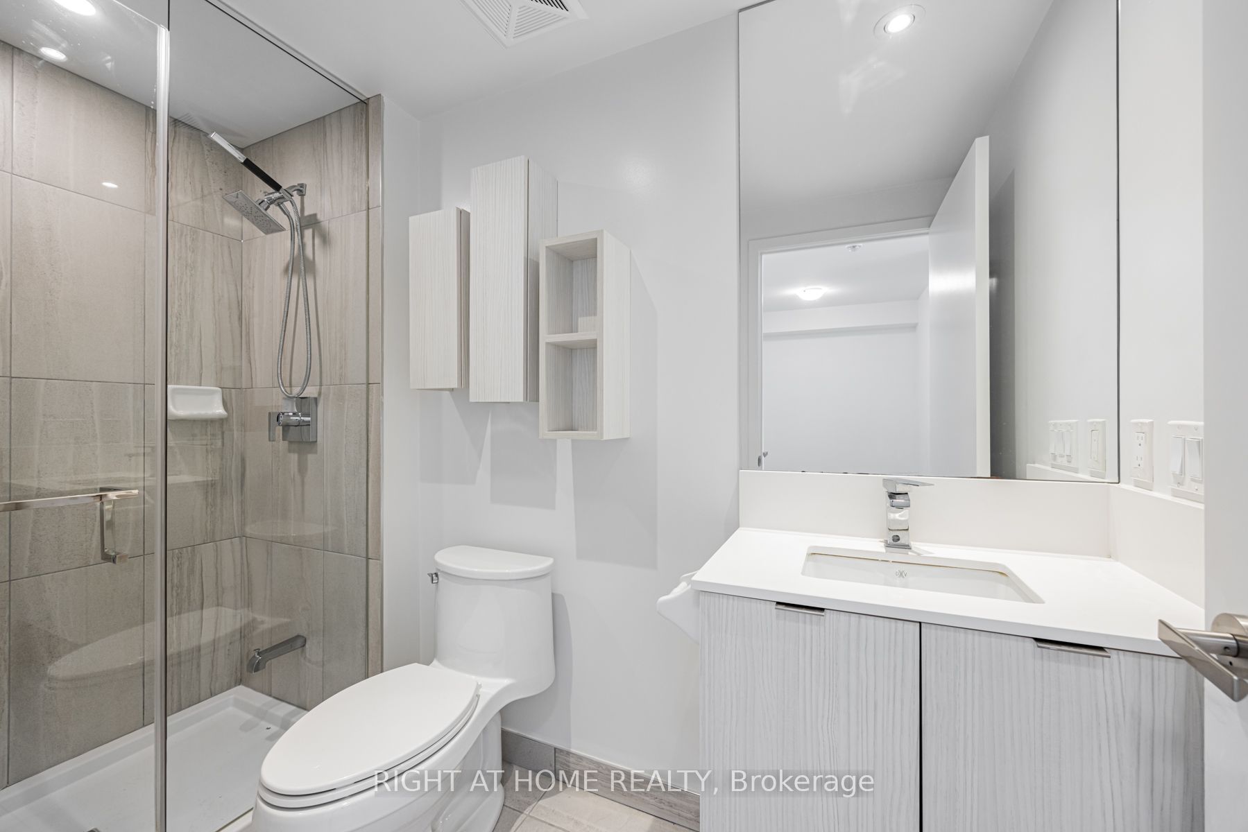#2305 - 195 Redpath Avenue Property Photo 9
