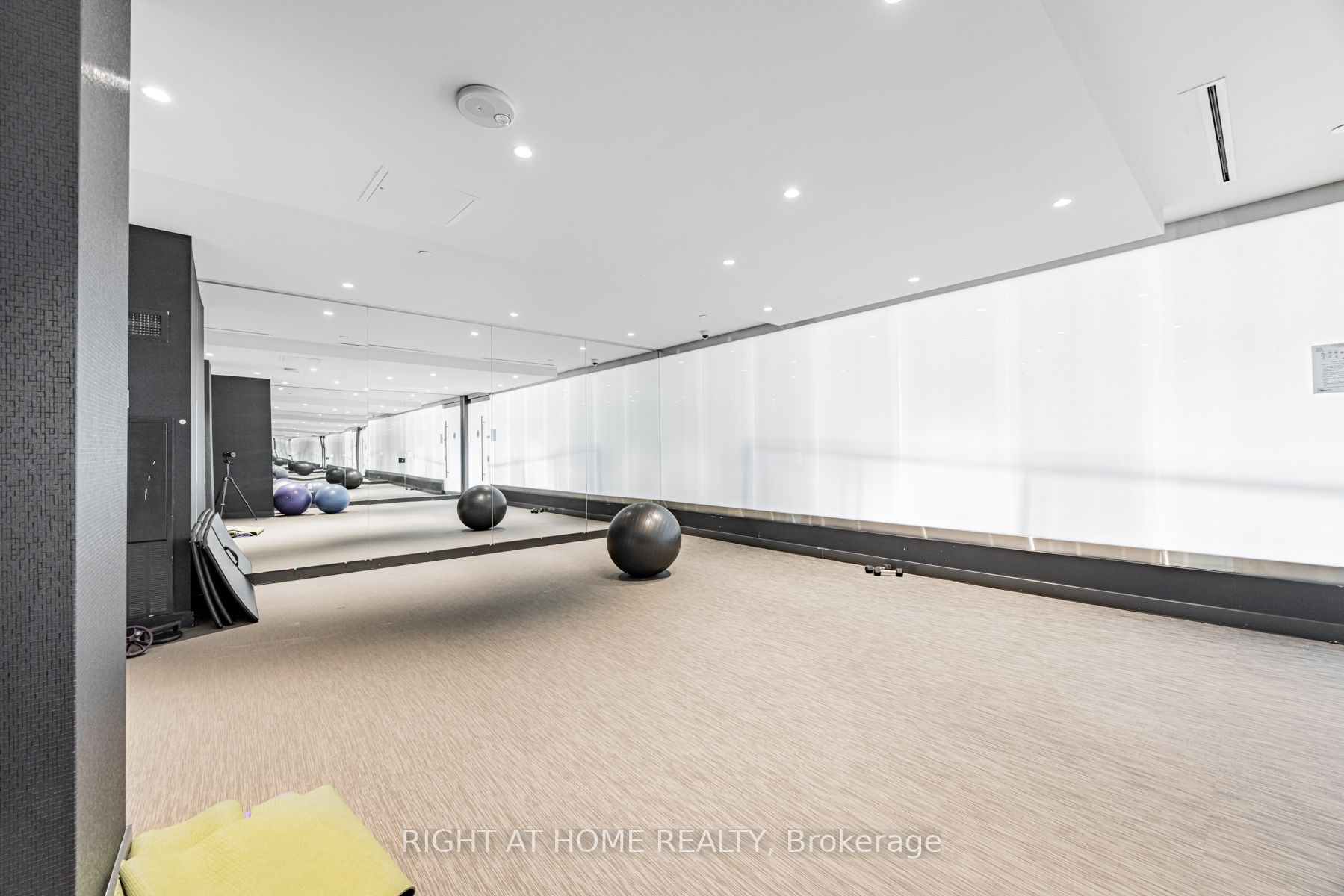 #2305 - 195 Redpath Avenue Property Photo 15