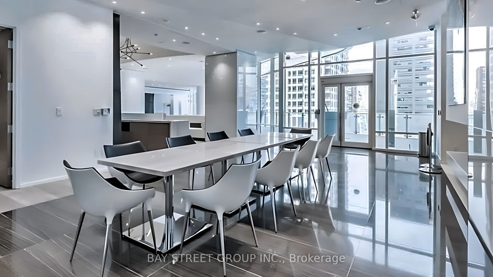 #1605 - 1 Bloor Street Property Photo 4