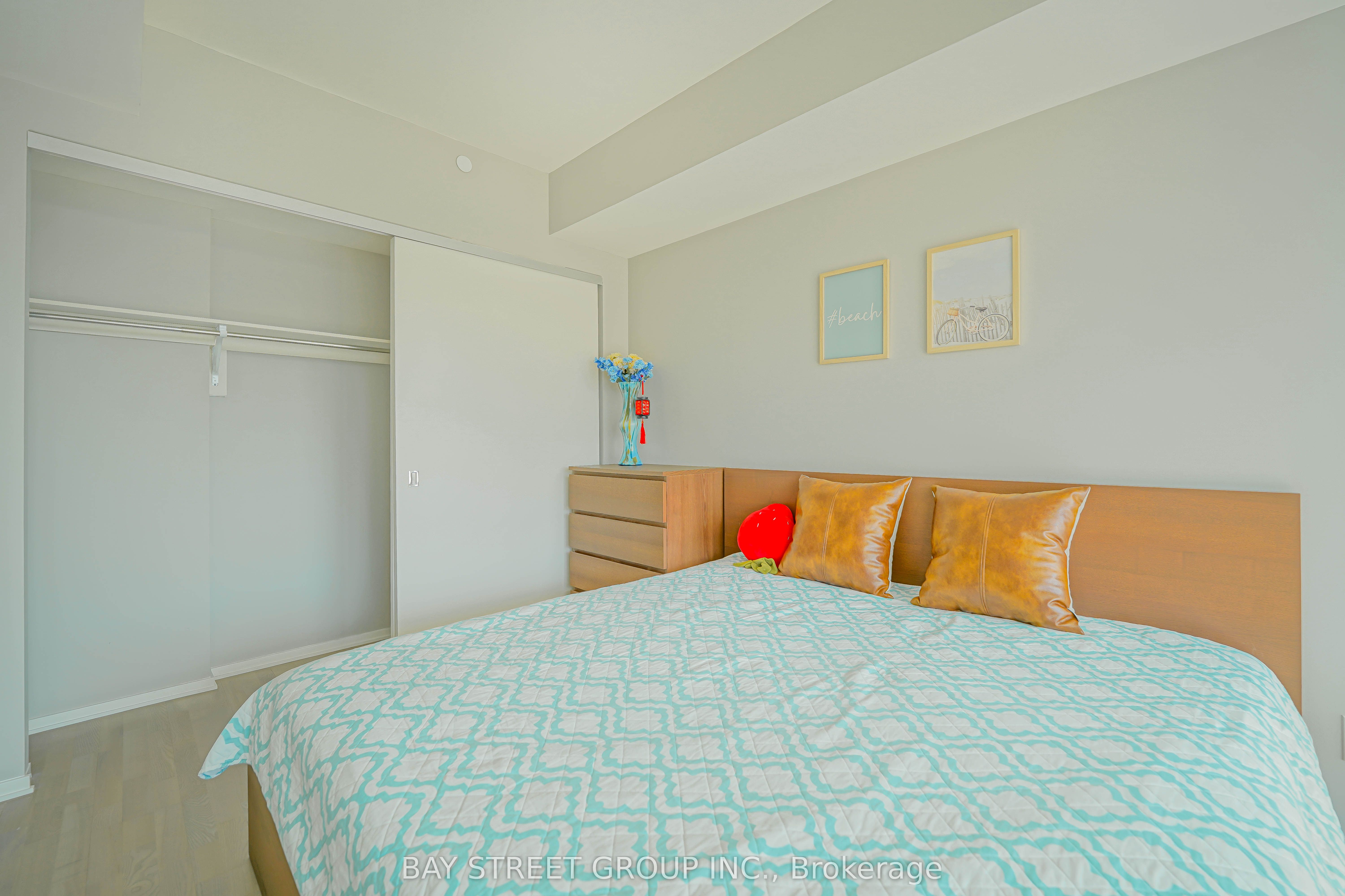 #1605 - 1 Bloor Street Property Photo 13