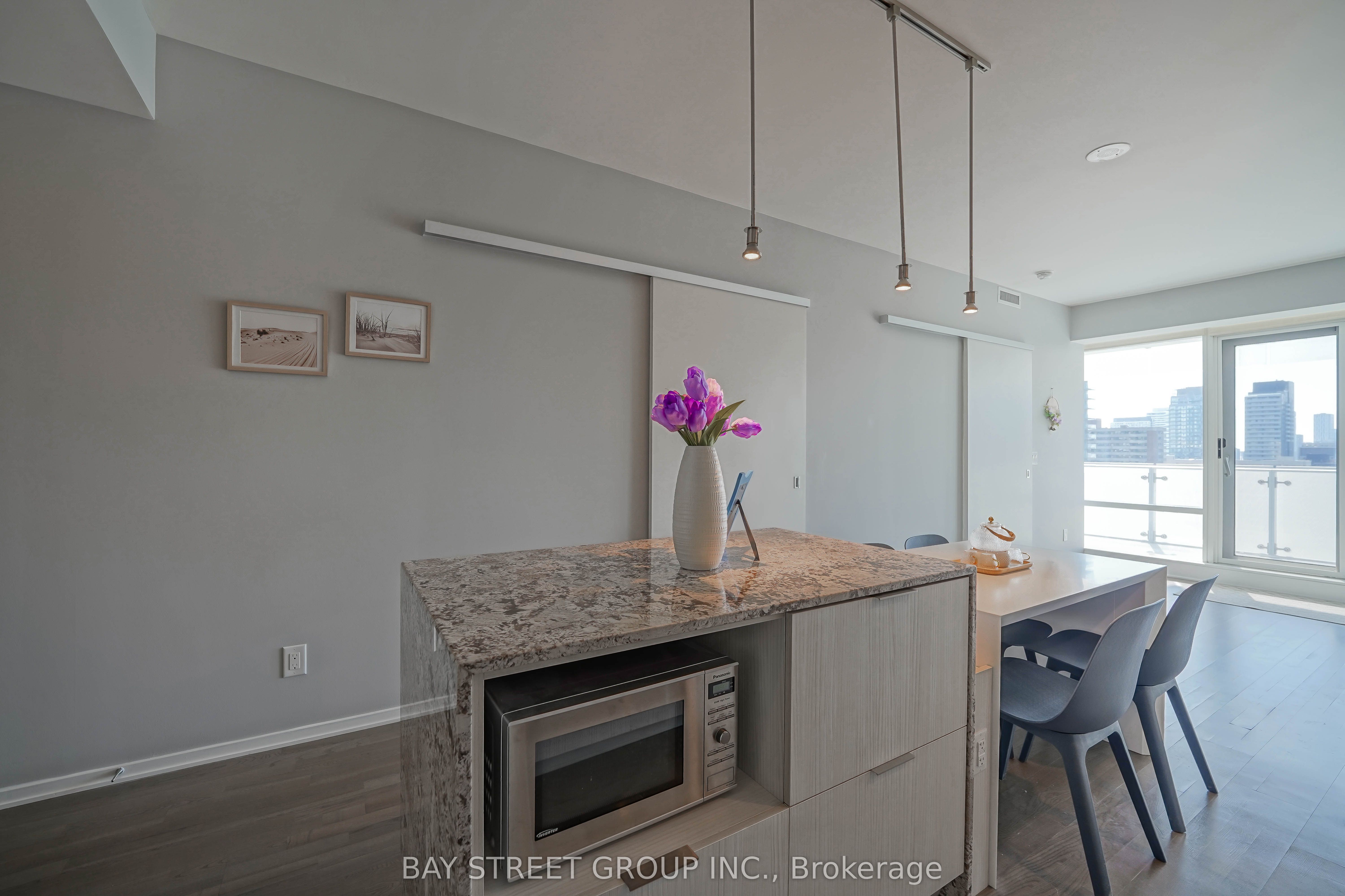 #1605 - 1 Bloor Street Property Photo 18