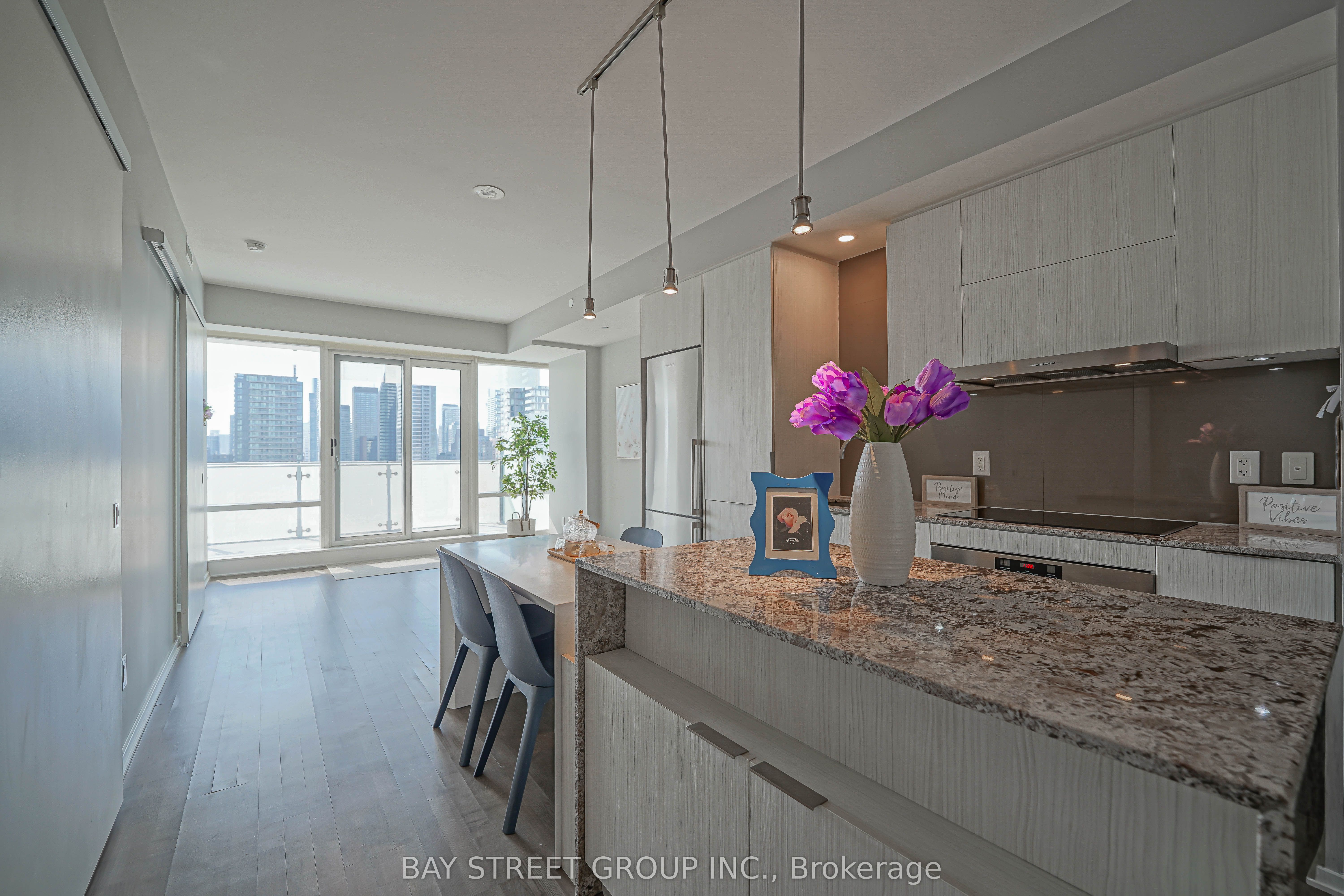 #1605 - 1 Bloor Street Property Photo 19