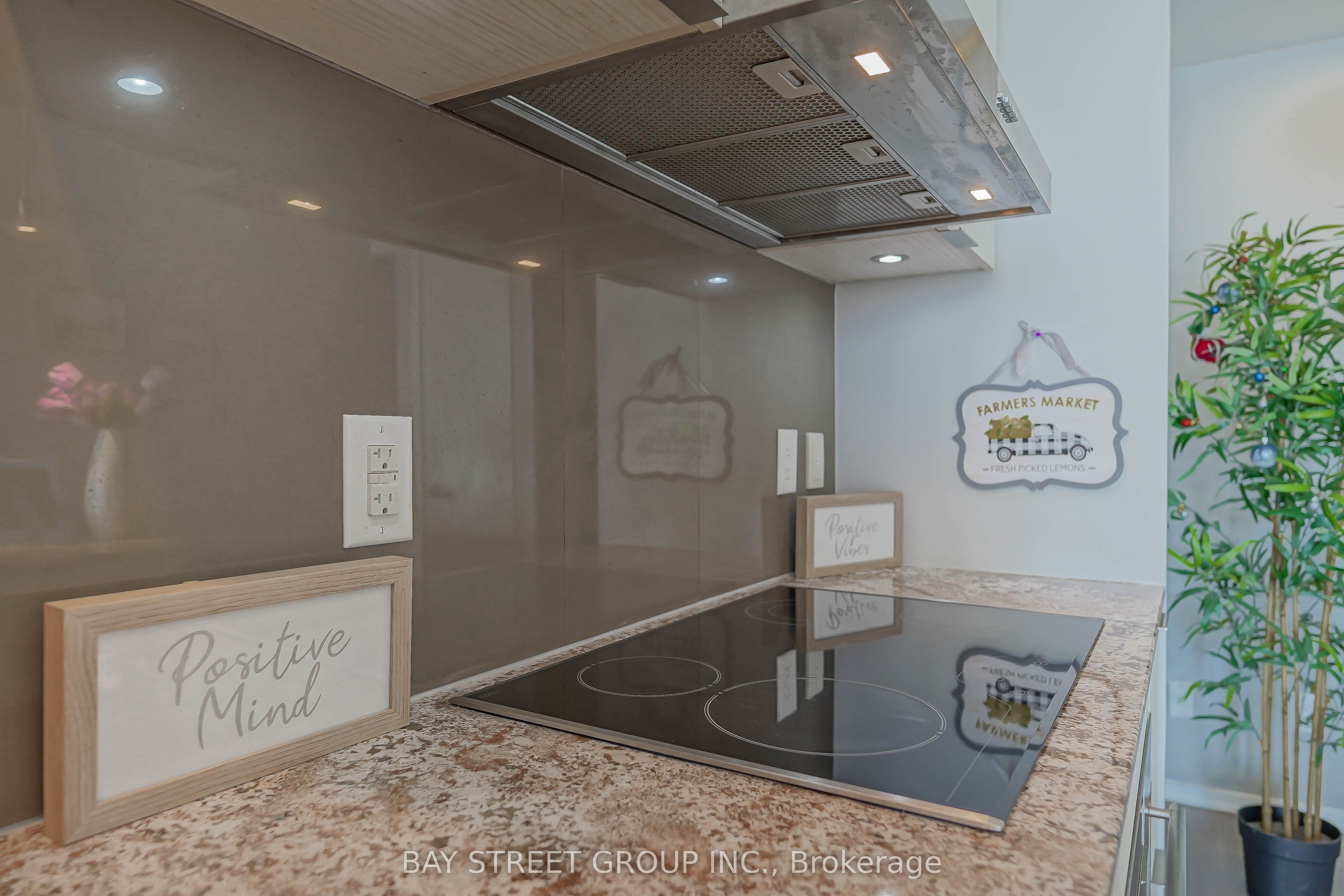 #1605 - 1 Bloor Street Property Photo 20