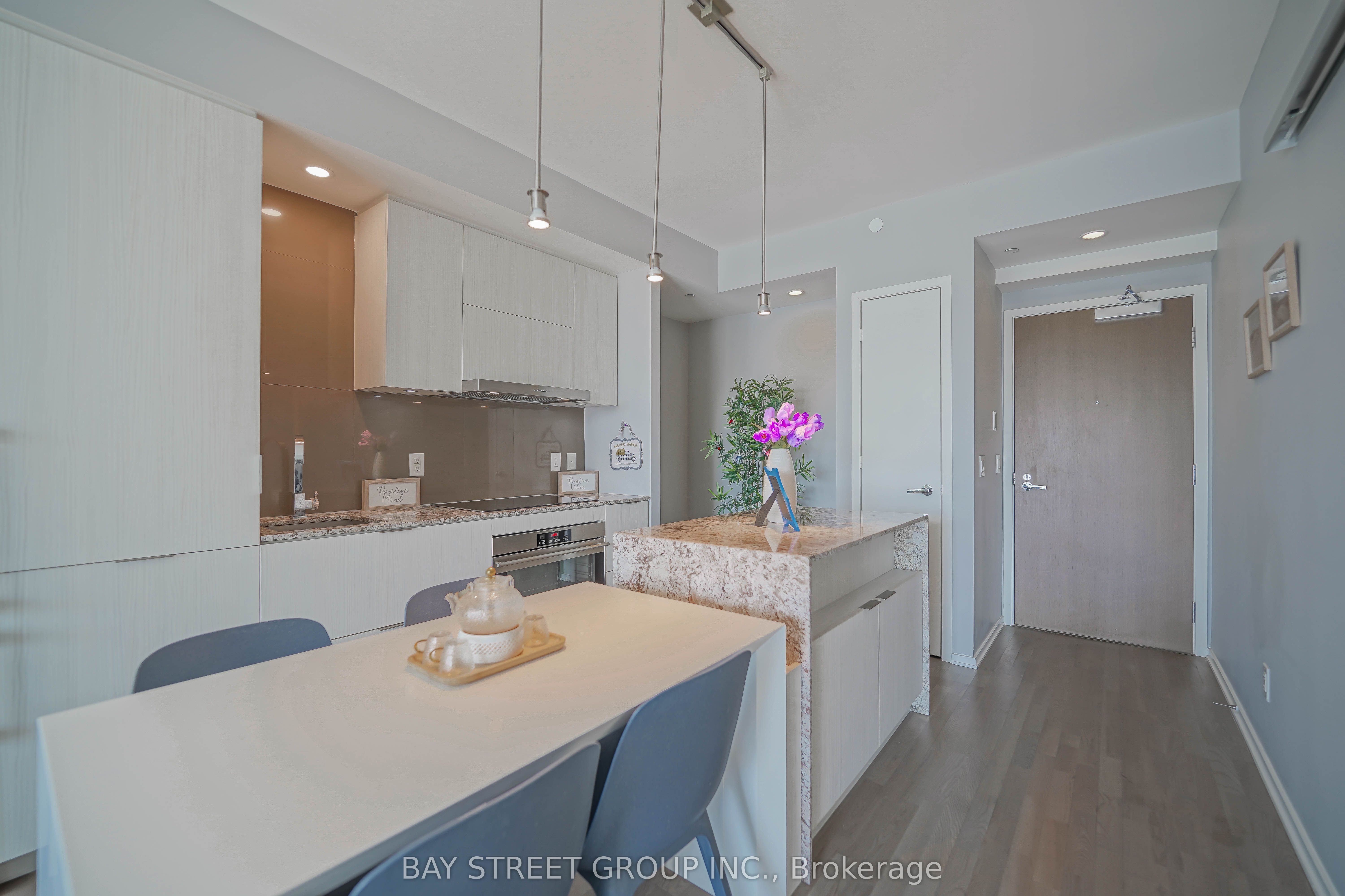 #1605 - 1 Bloor Street Property Photo 21