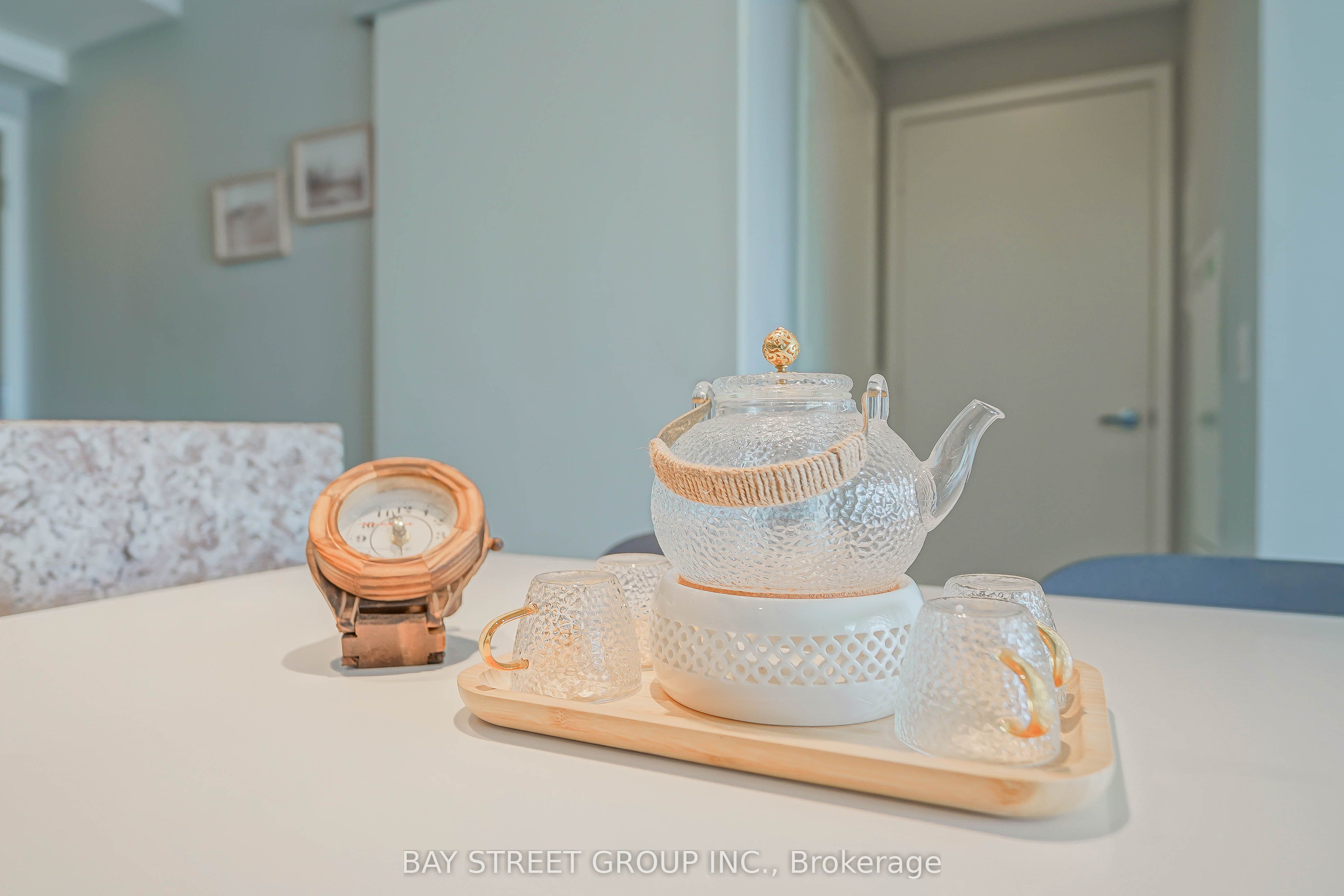 #1605 - 1 Bloor Street Property Photo 22