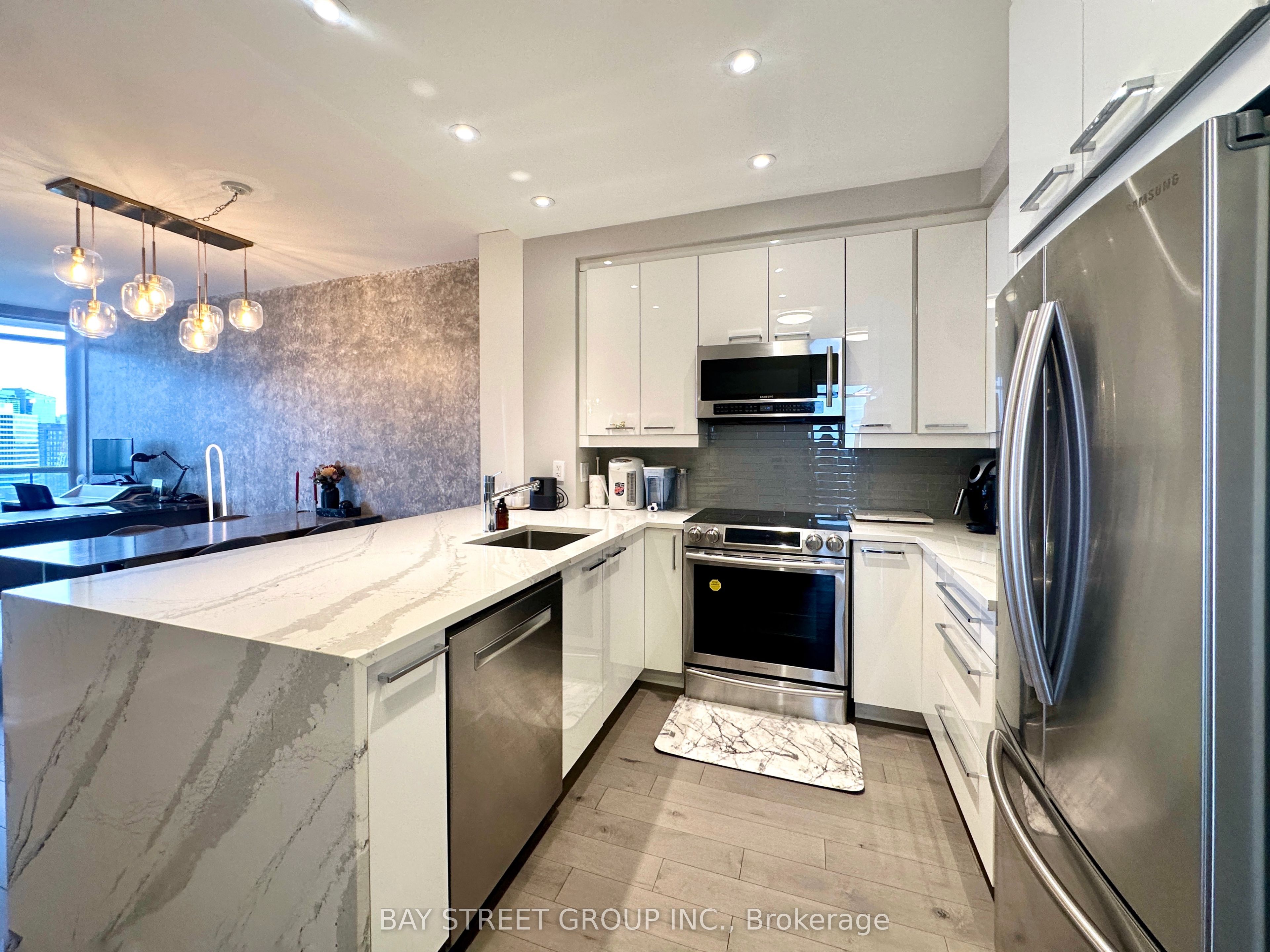 25 Carlton Street 3101 Property Photo 2
