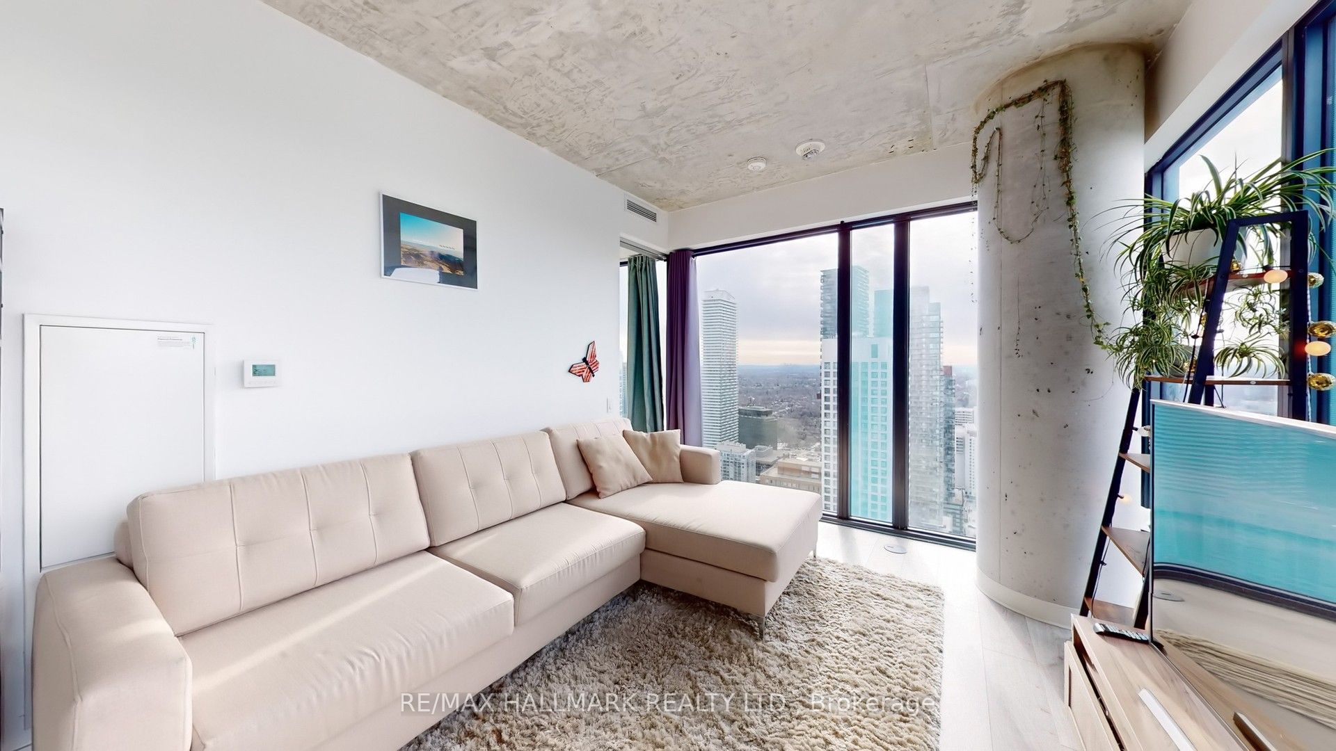 #4203 - 161 Roehampton Avenue Property Photo 6