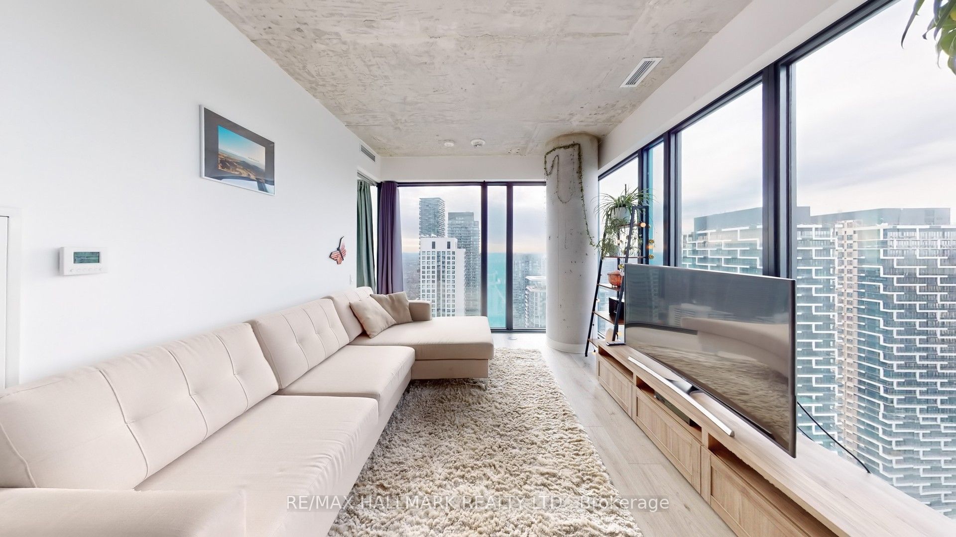 #4203 - 161 Roehampton Avenue Property Photo 7