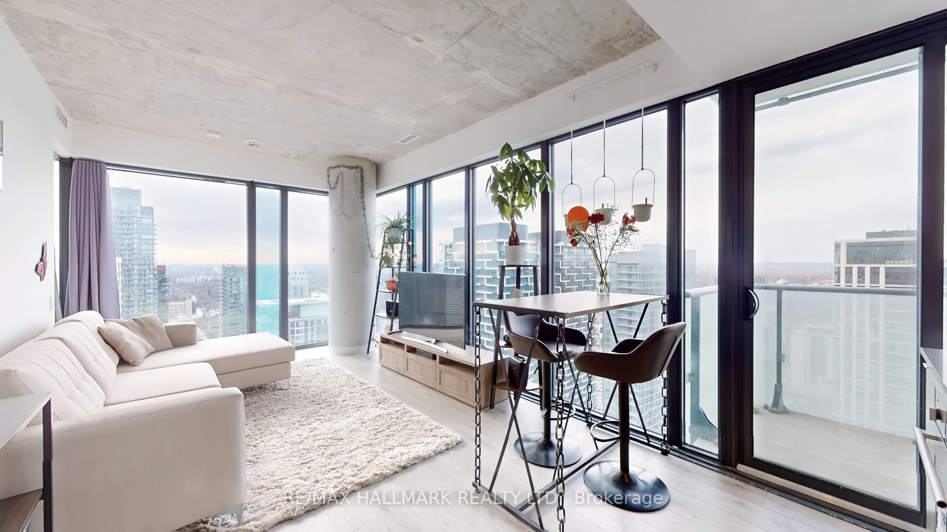 #4203 - 161 Roehampton Avenue Property Photo 12