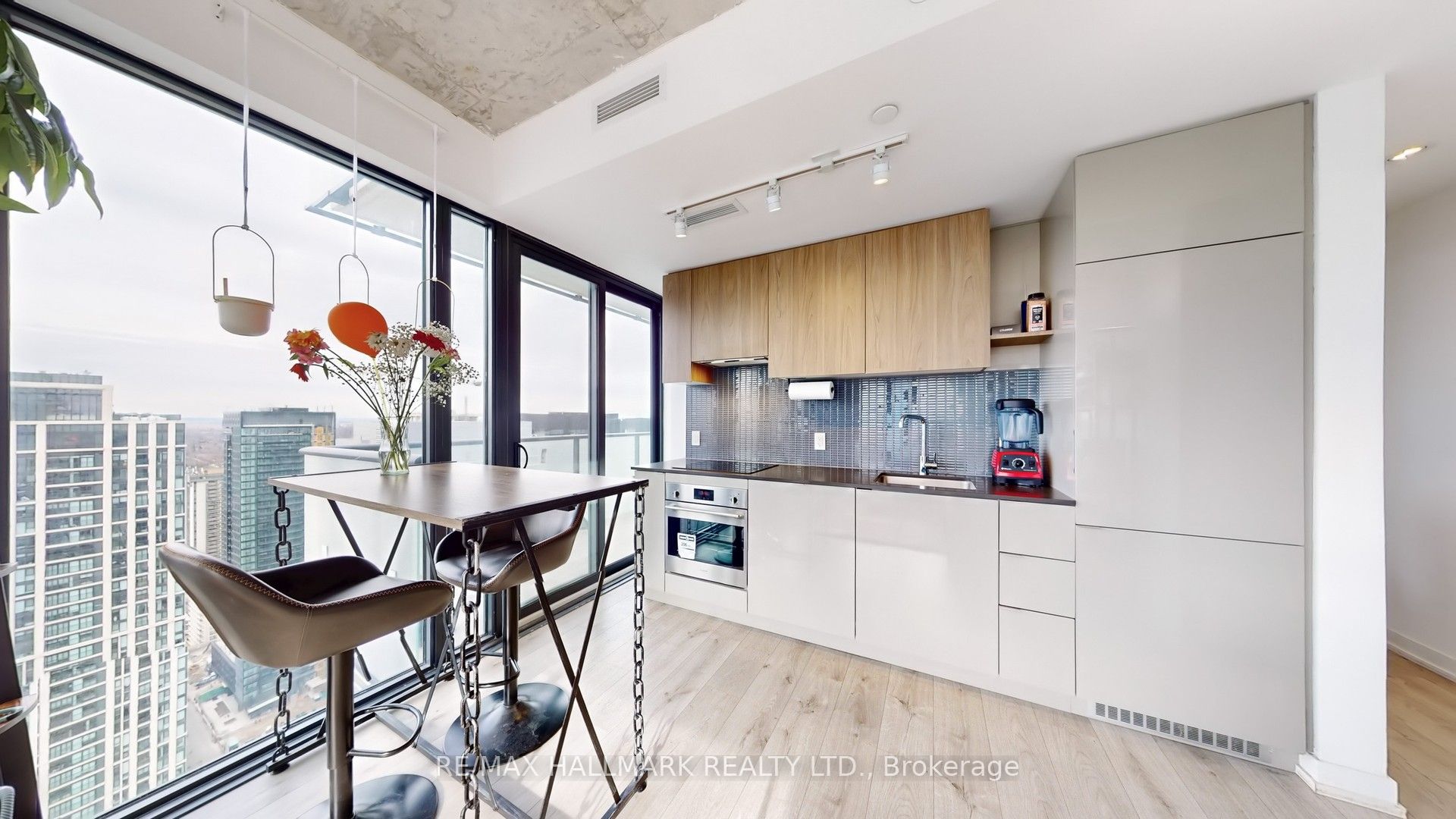 #4203 - 161 Roehampton Avenue Property Photo 13