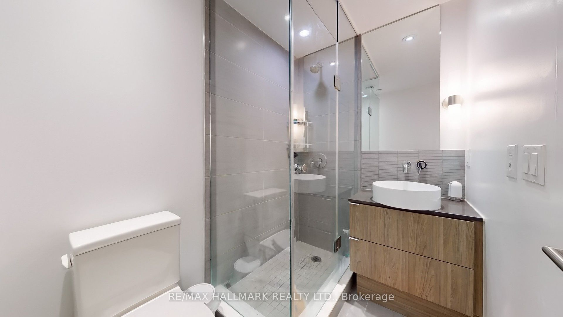#4203 - 161 Roehampton Avenue Property Photo 28