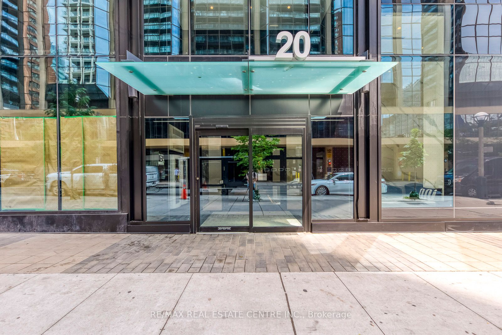 #406 - 20 Edward Street Property Photo 4