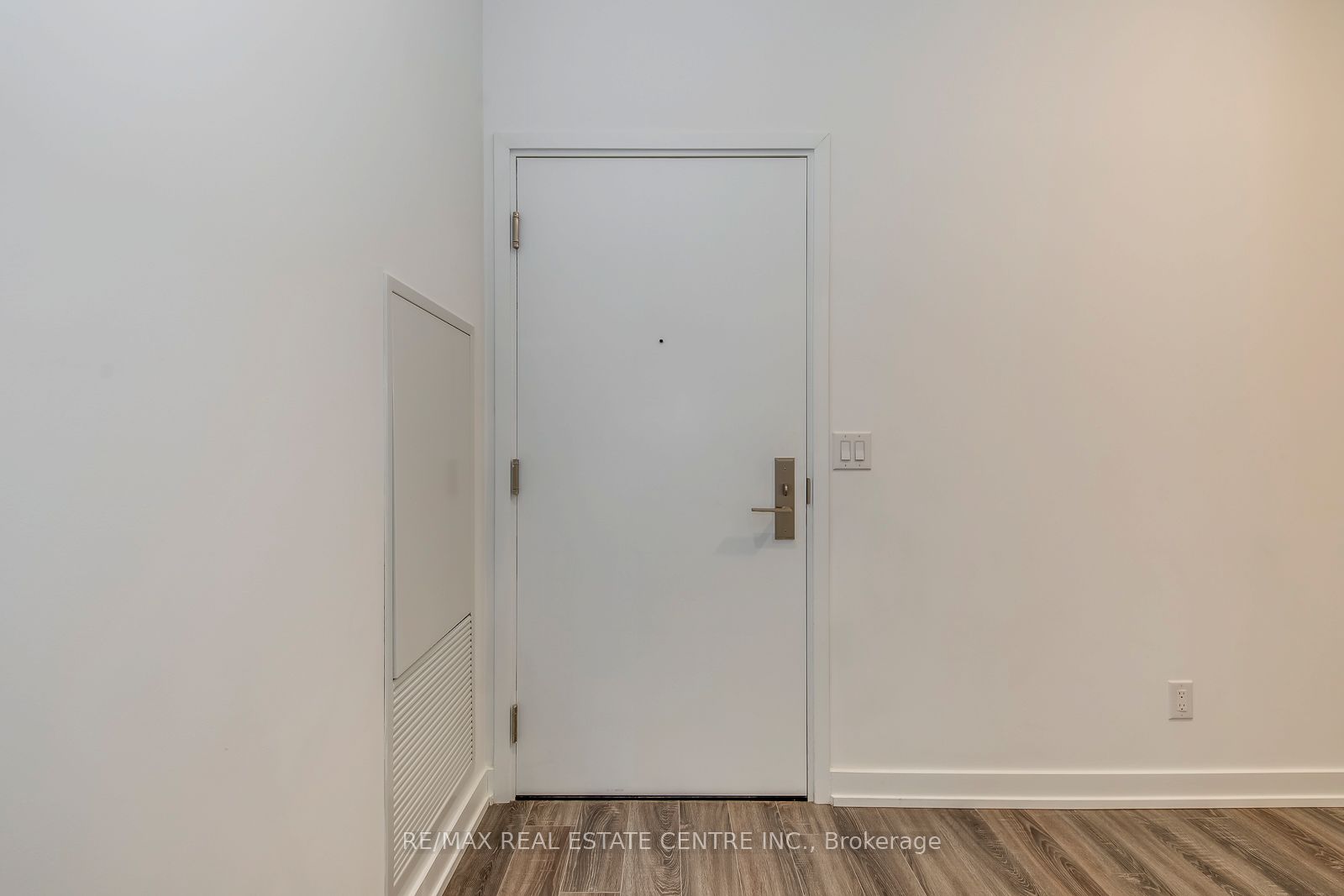 #406 - 20 Edward Street Property Photo 7
