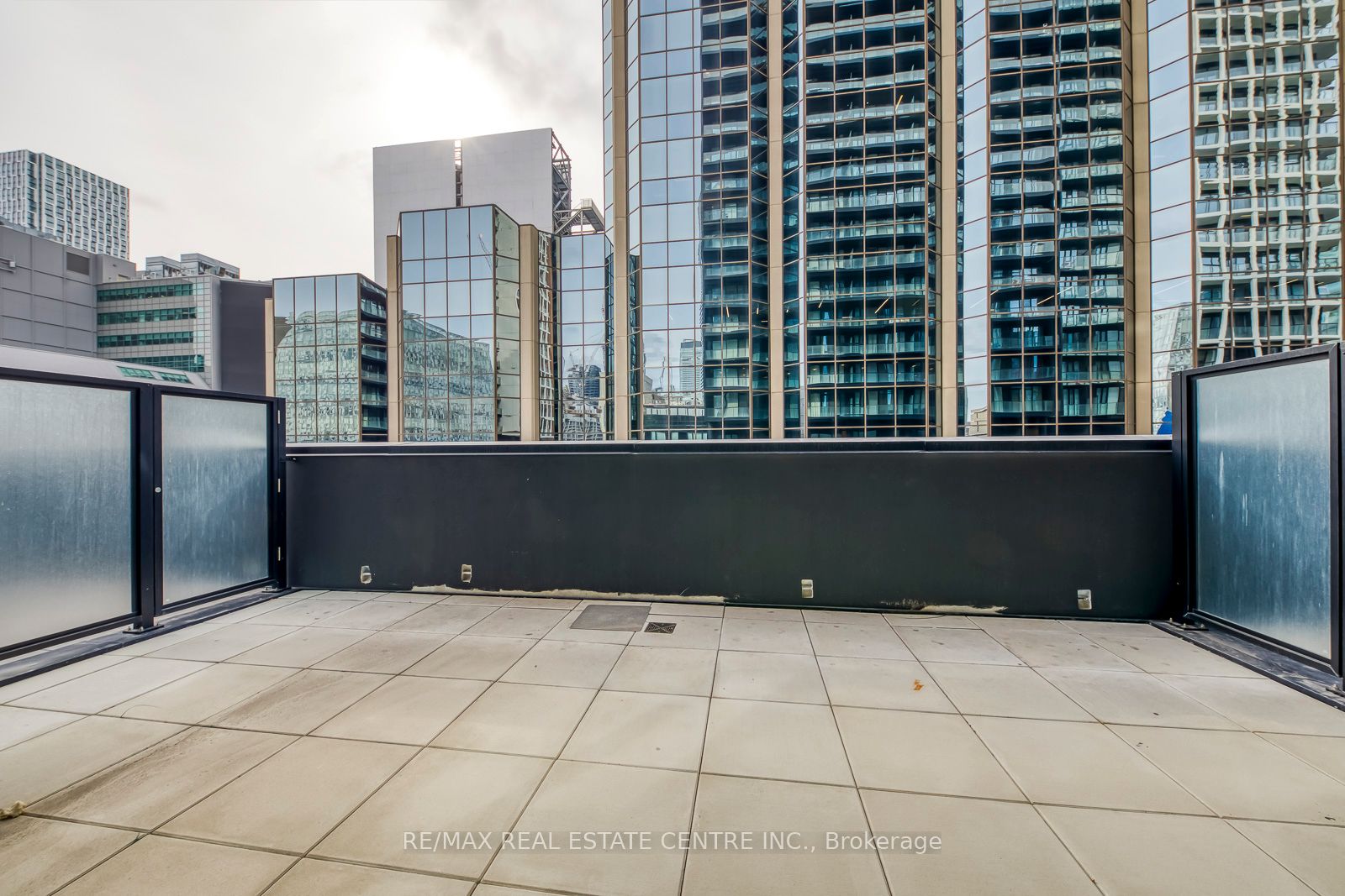 #406 - 20 Edward Street Property Photo 15