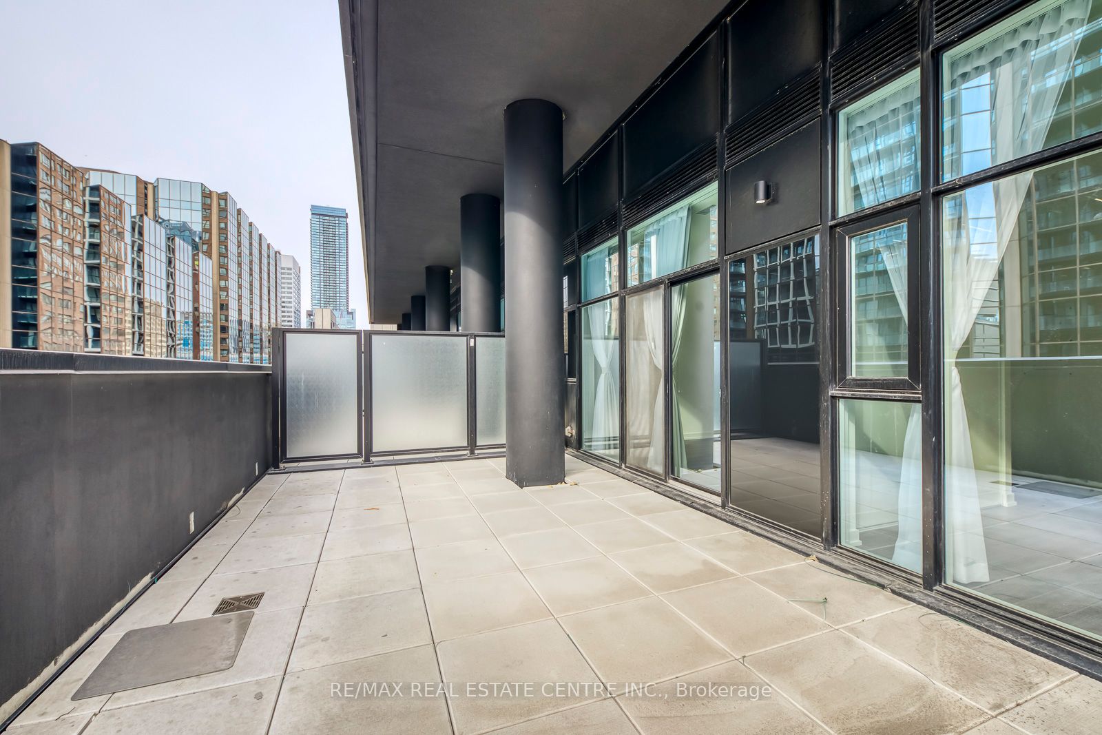 #406 - 20 Edward Street Property Photo 17