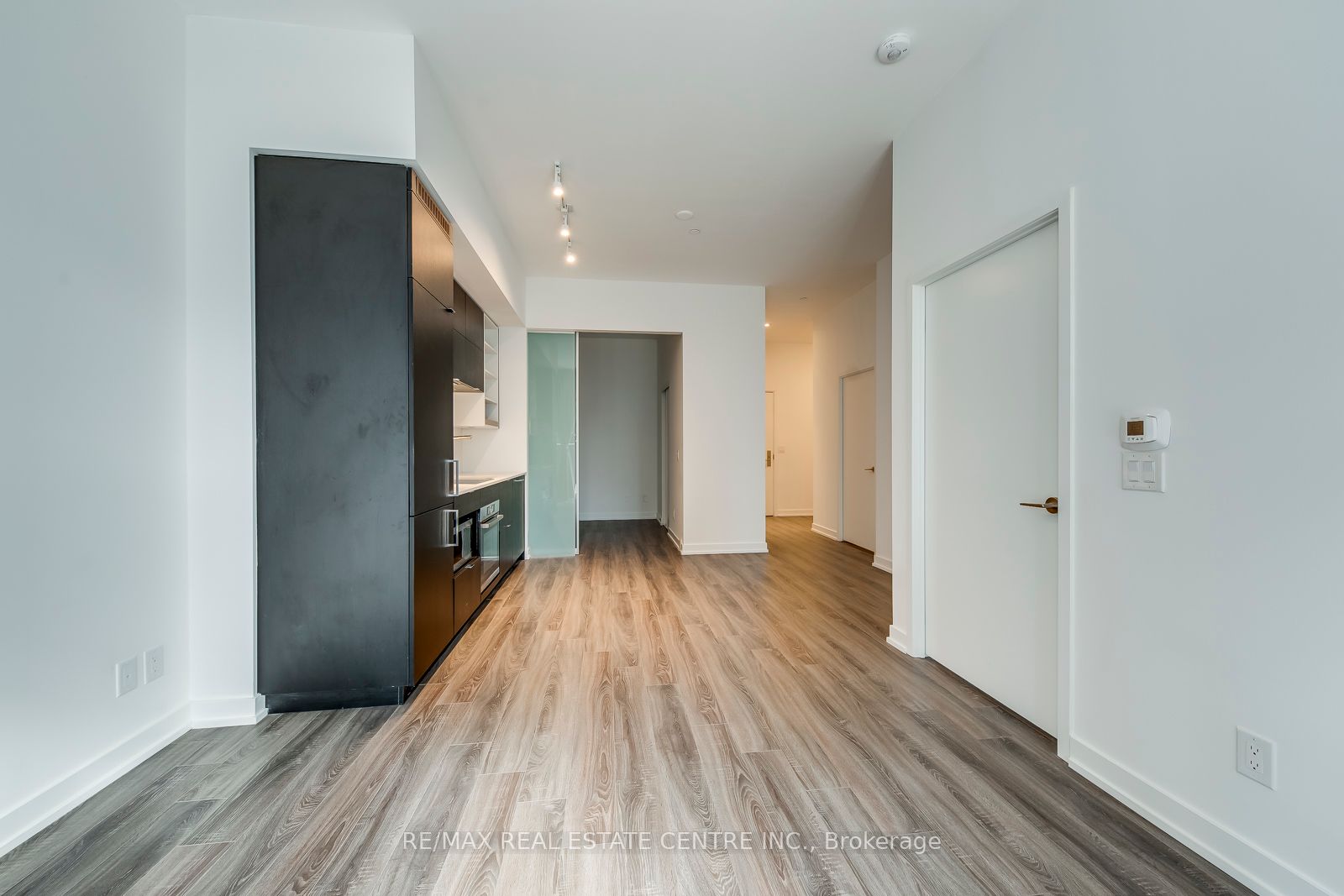 #406 - 20 Edward Street Property Photo 18