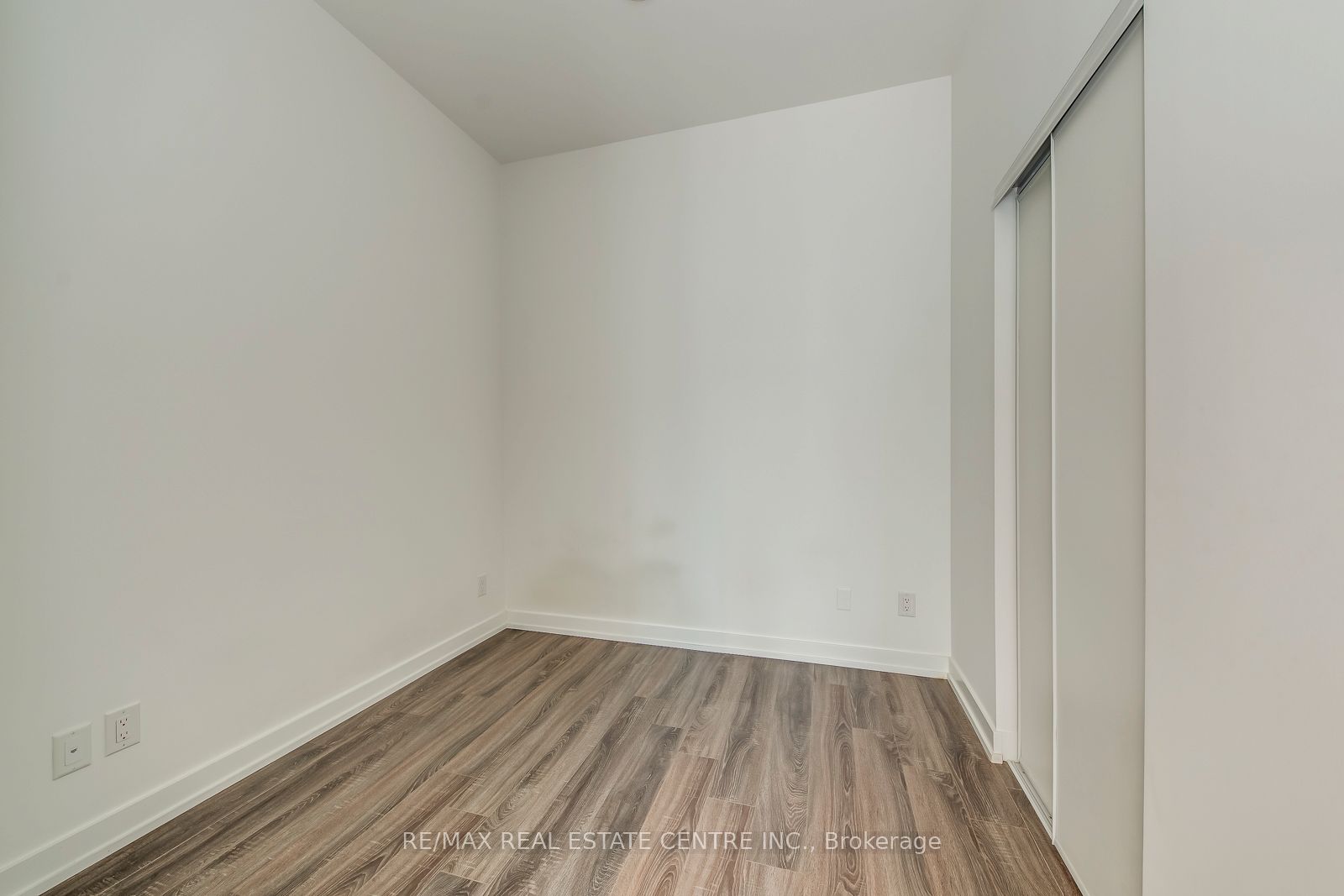 #406 - 20 Edward Street Property Photo 24