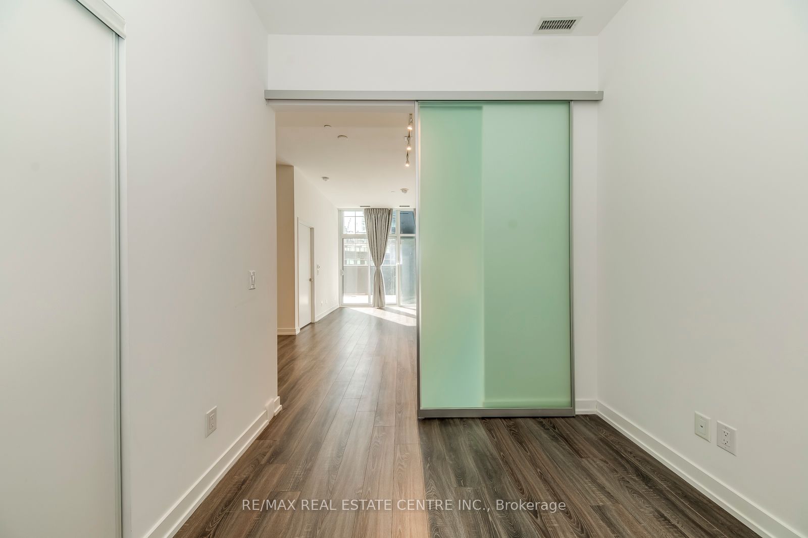 #406 - 20 Edward Street Property Photo 26