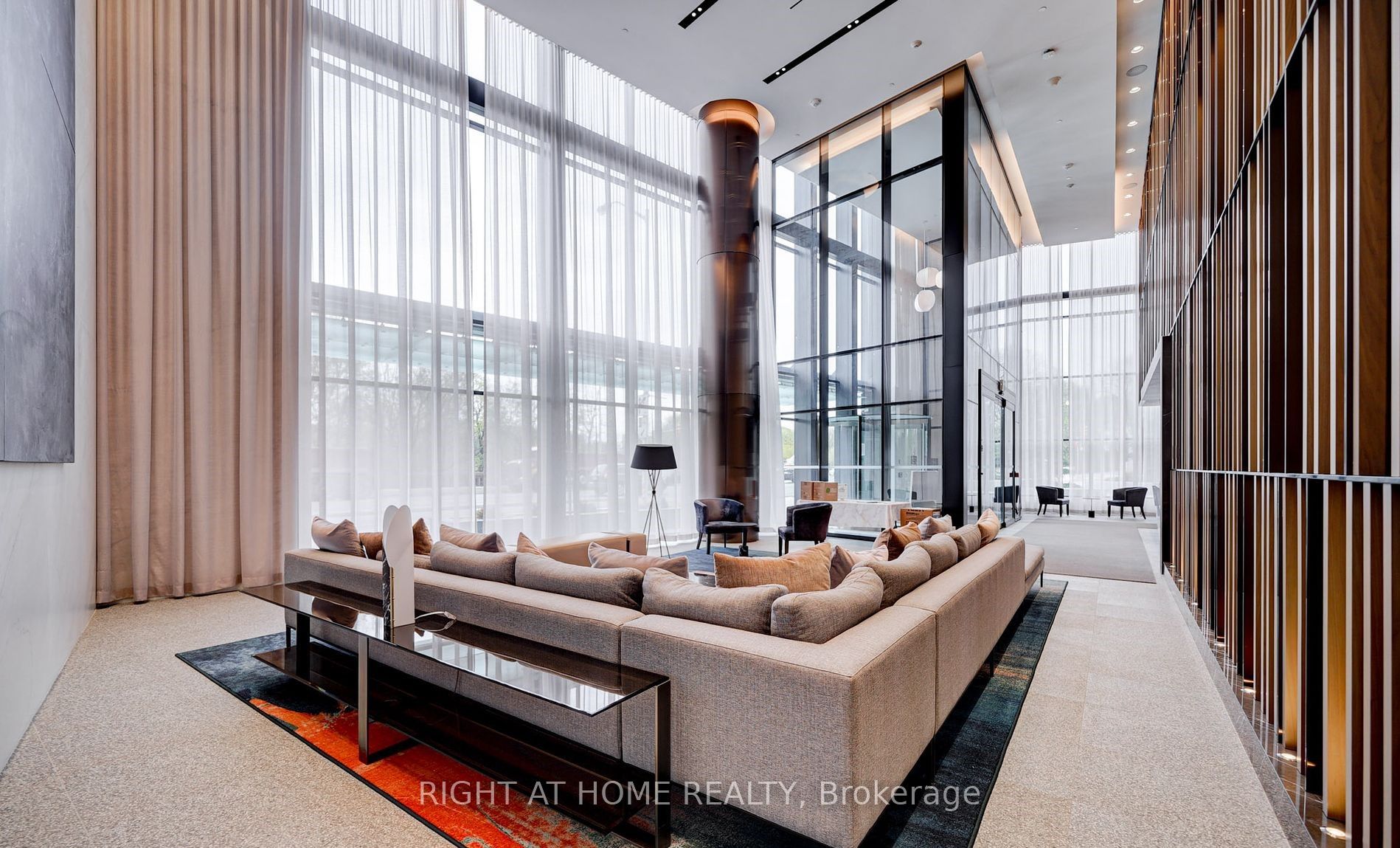 #419 - 585 Bloor Street Property Photo 5