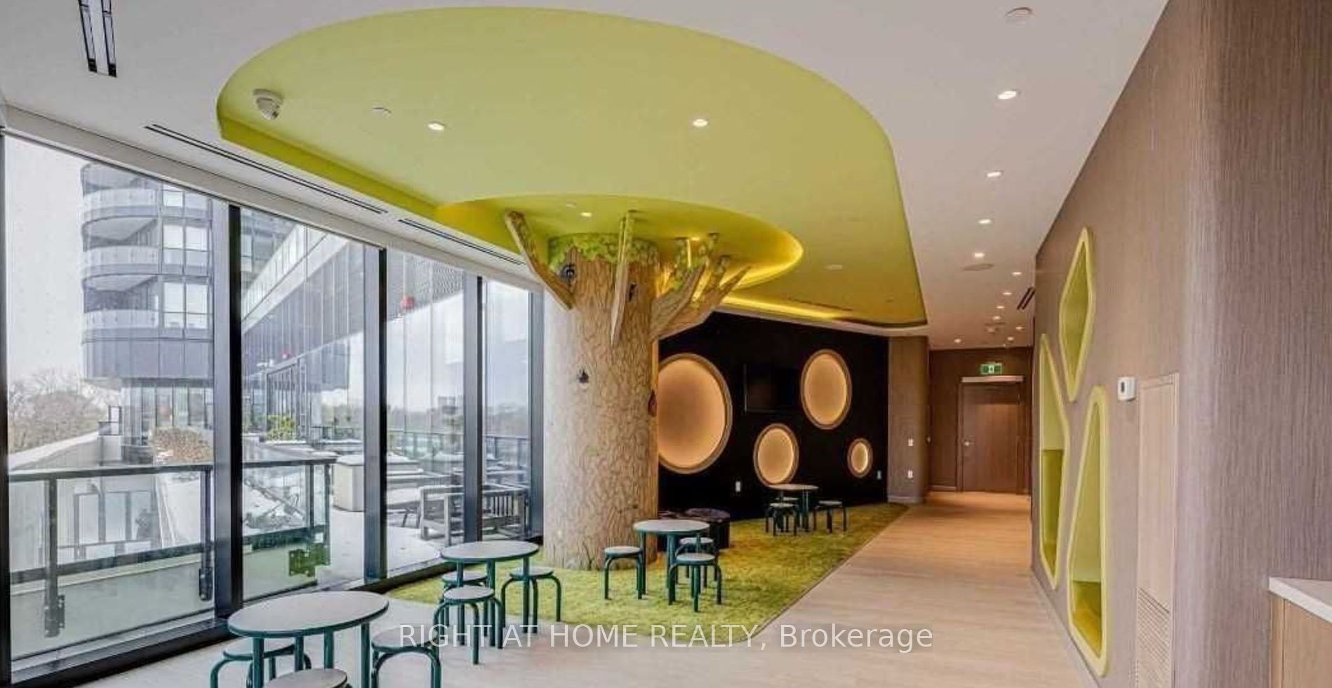 #419 - 585 Bloor Street Property Photo 15