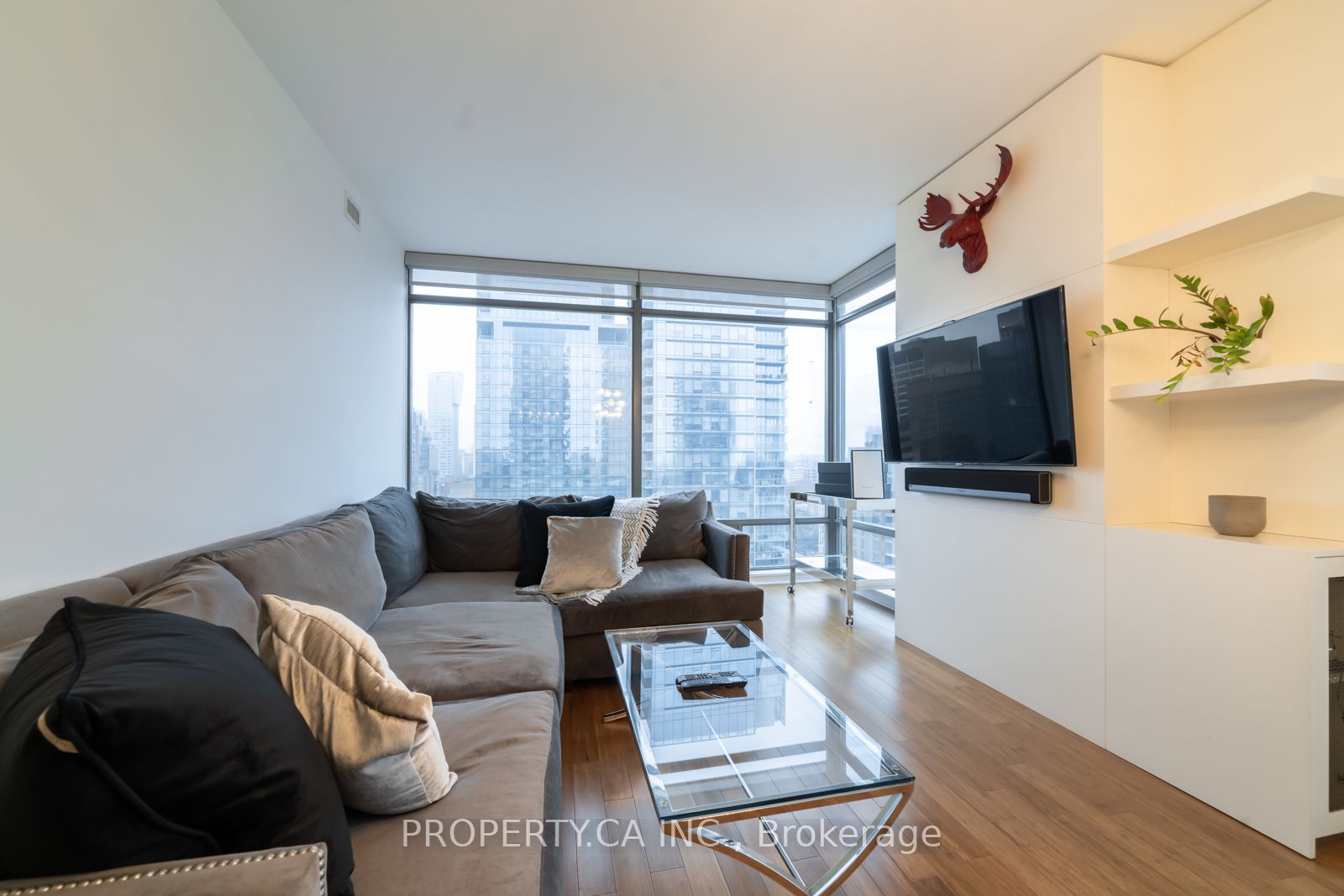 #1507 - 18 Yorkville Avenue Property Photo 2